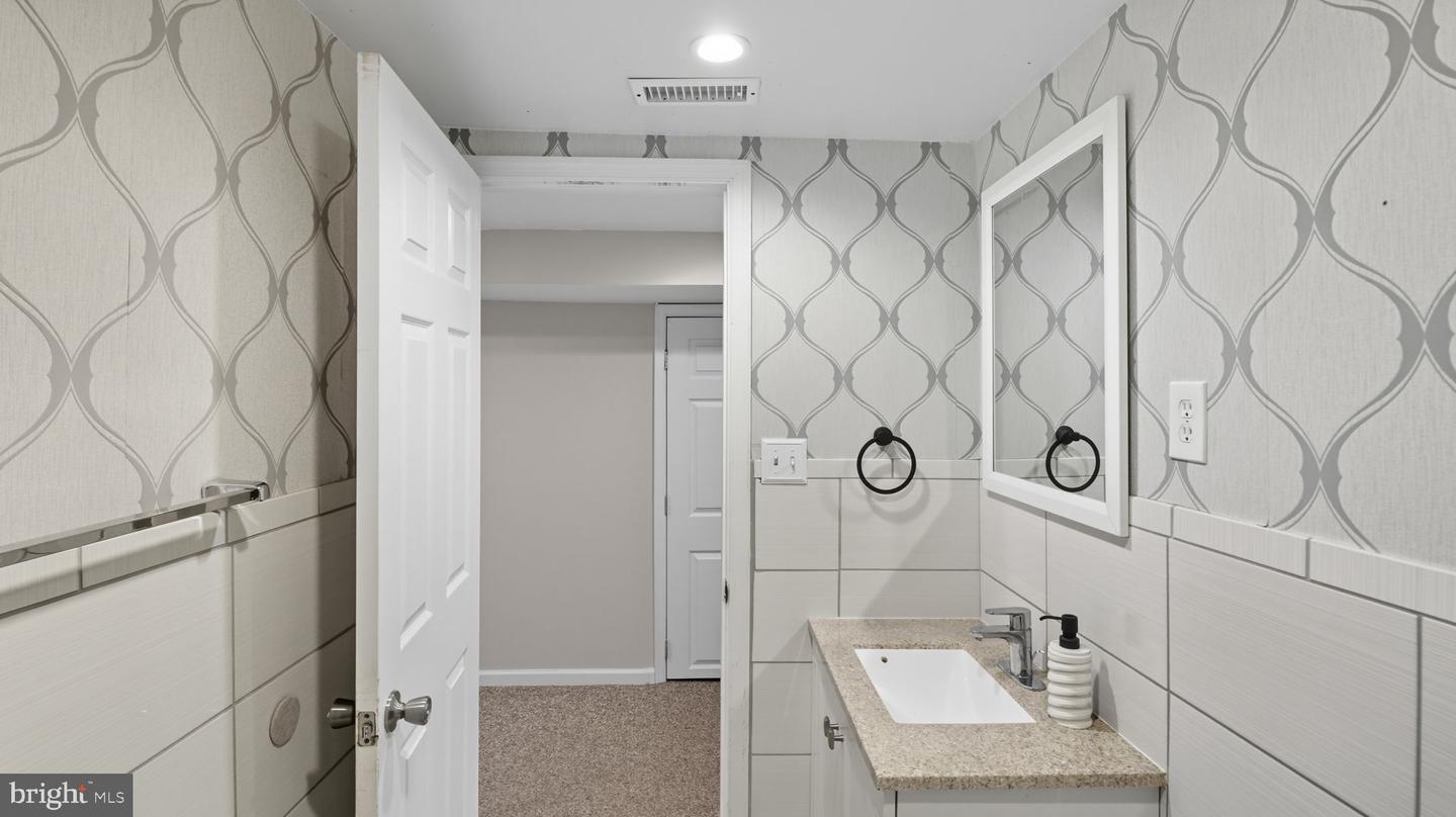 814 N CROYDON ST, STERLING, Virginia 20164, 6 Bedrooms Bedrooms, 8 Rooms Rooms,2 BathroomsBathrooms,Residential,For sale,814 N CROYDON ST,VALO2106940 MLS # VALO2106940 814 N CROYDON ST, STERLING, Virginia 20164, 6 Bedrooms Bedrooms, 8 Rooms Rooms,2 BathroomsBathrooms,Residential,For sale,814 N CROYDON ST,VALO2106940 MLS # VALO2106940