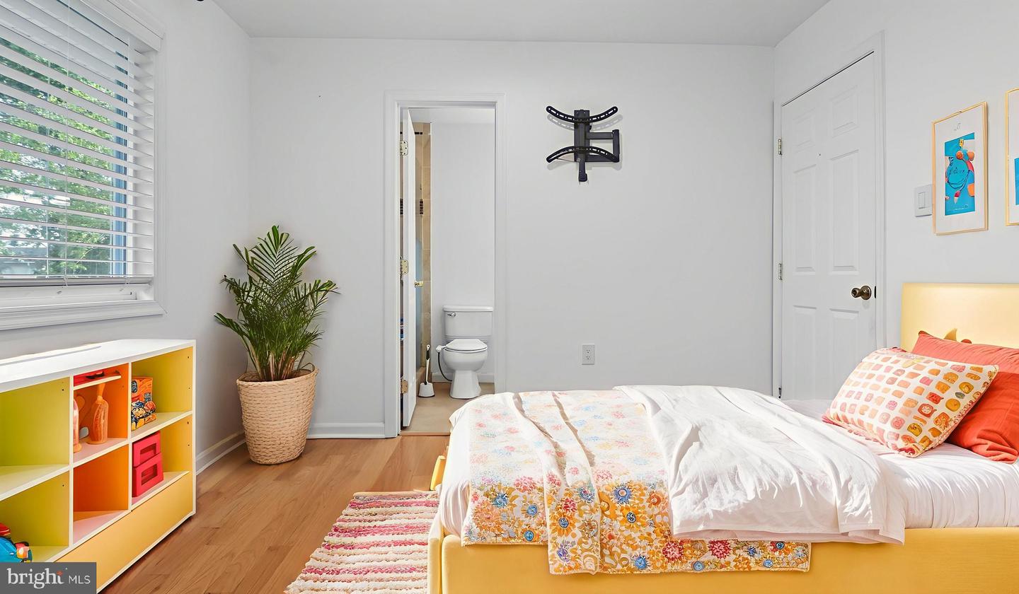 814 N CROYDON ST, STERLING, Virginia 20164, 6 Bedrooms Bedrooms, 8 Rooms Rooms,2 BathroomsBathrooms,Residential,For sale,814 N CROYDON ST,VALO2106940 MLS # VALO2106940 814 N CROYDON ST, STERLING, Virginia 20164, 6 Bedrooms Bedrooms, 8 Rooms Rooms,2 BathroomsBathrooms,Residential,For sale,814 N CROYDON ST,VALO2106940 MLS # VALO2106940