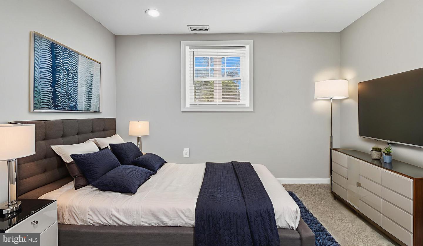 814 N CROYDON ST, STERLING, Virginia 20164, 6 Bedrooms Bedrooms, 8 Rooms Rooms,2 BathroomsBathrooms,Residential,For sale,814 N CROYDON ST,VALO2106940 MLS # VALO2106940 814 N CROYDON ST, STERLING, Virginia 20164, 6 Bedrooms Bedrooms, 8 Rooms Rooms,2 BathroomsBathrooms,Residential,For sale,814 N CROYDON ST,VALO2106940 MLS # VALO2106940