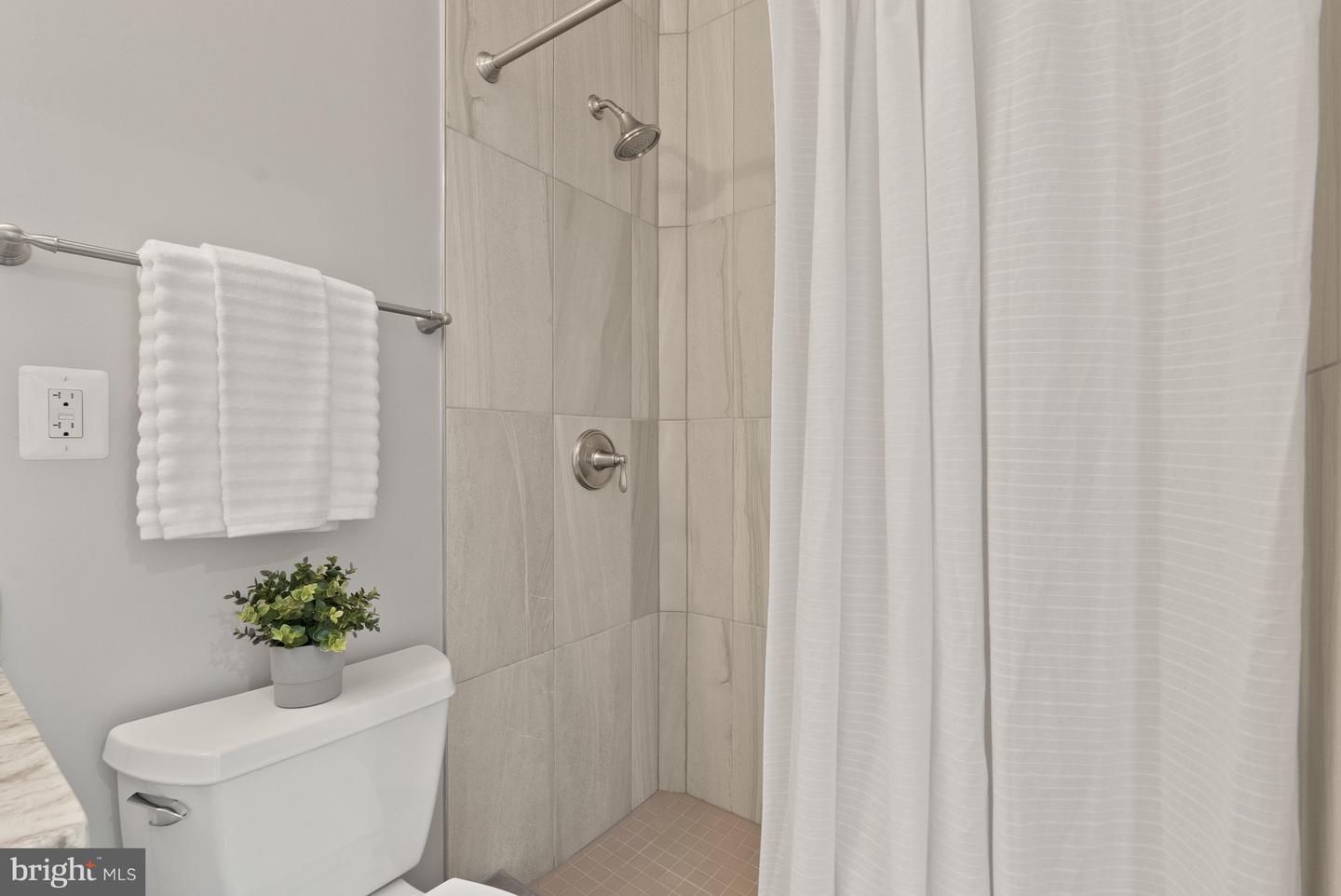 1402 DECATUR ST NW, WASHINGTON, District Of Columbia 20011, 5 Bedrooms Bedrooms, ,5 BathroomsBathrooms,Residential,For sale,1402 DECATUR ST NW,DCDC2223390 MLS # DCDC2223390