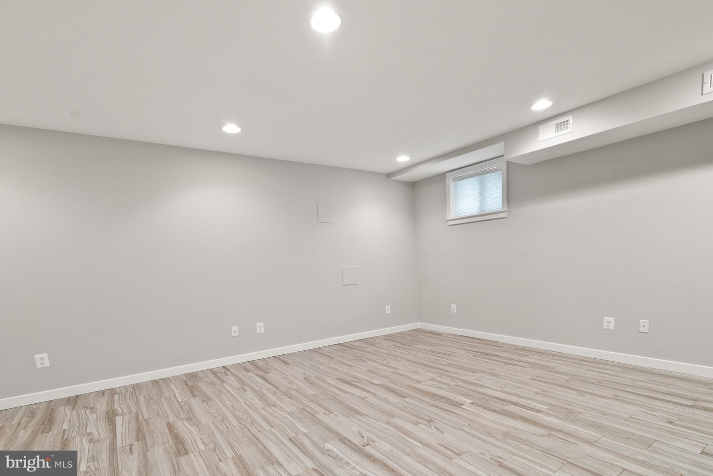 1402 DECATUR ST NW, WASHINGTON, District Of Columbia 20011, 5 Bedrooms Bedrooms, ,5 BathroomsBathrooms,Residential,For sale,1402 DECATUR ST NW,DCDC2223390 MLS # DCDC2223390