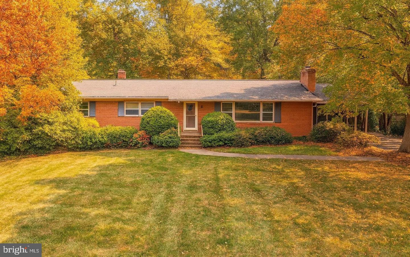 6424 DIVINE ST, MCLEAN, Virginia 22101, 4 Bedrooms Bedrooms, ,2 BathroomsBathrooms,Residential,For sale,6424 DIVINE ST,VAFX2276060 MLS # VAFX2276060 6424 DIVINE ST, MCLEAN, Virginia 22101, 4 Bedrooms Bedrooms, ,2 BathroomsBathrooms,Residential,For sale,6424 DIVINE ST,VAFX2276060 MLS # VAFX2276060