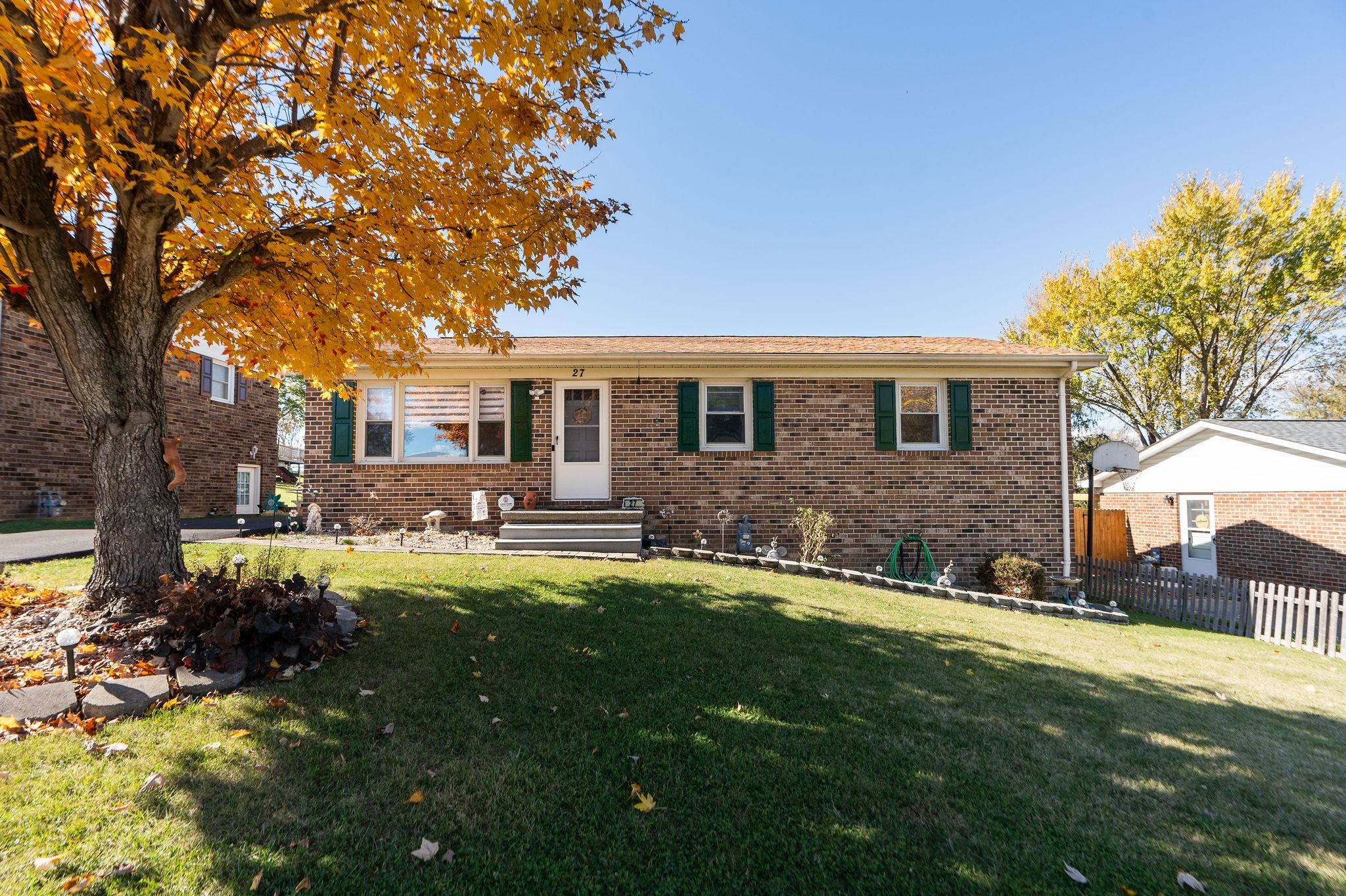 27 BINGHAM ST, VERONA, Virginia 24482, 3 Bedrooms Bedrooms, ,2 BathroomsBathrooms,Residential,27 BINGHAM ST,670705 MLS # 670705 27 BINGHAM ST, VERONA, Virginia 24482, 3 Bedrooms Bedrooms, ,2 BathroomsBathrooms,Residential,27 BINGHAM ST,670705 MLS # 670705