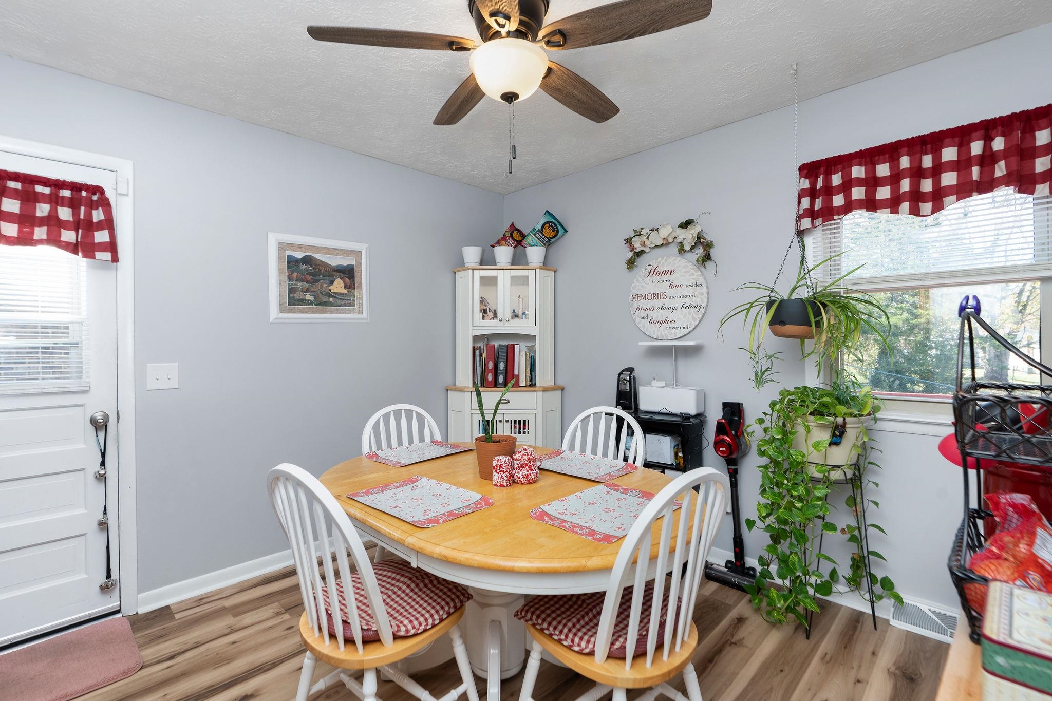 27 BINGHAM ST, VERONA, Virginia 24482, 3 Bedrooms Bedrooms, ,2 BathroomsBathrooms,Residential,27 BINGHAM ST,670705 MLS # 670705 27 BINGHAM ST, VERONA, Virginia 24482, 3 Bedrooms Bedrooms, ,2 BathroomsBathrooms,Residential,27 BINGHAM ST,670705 MLS # 670705