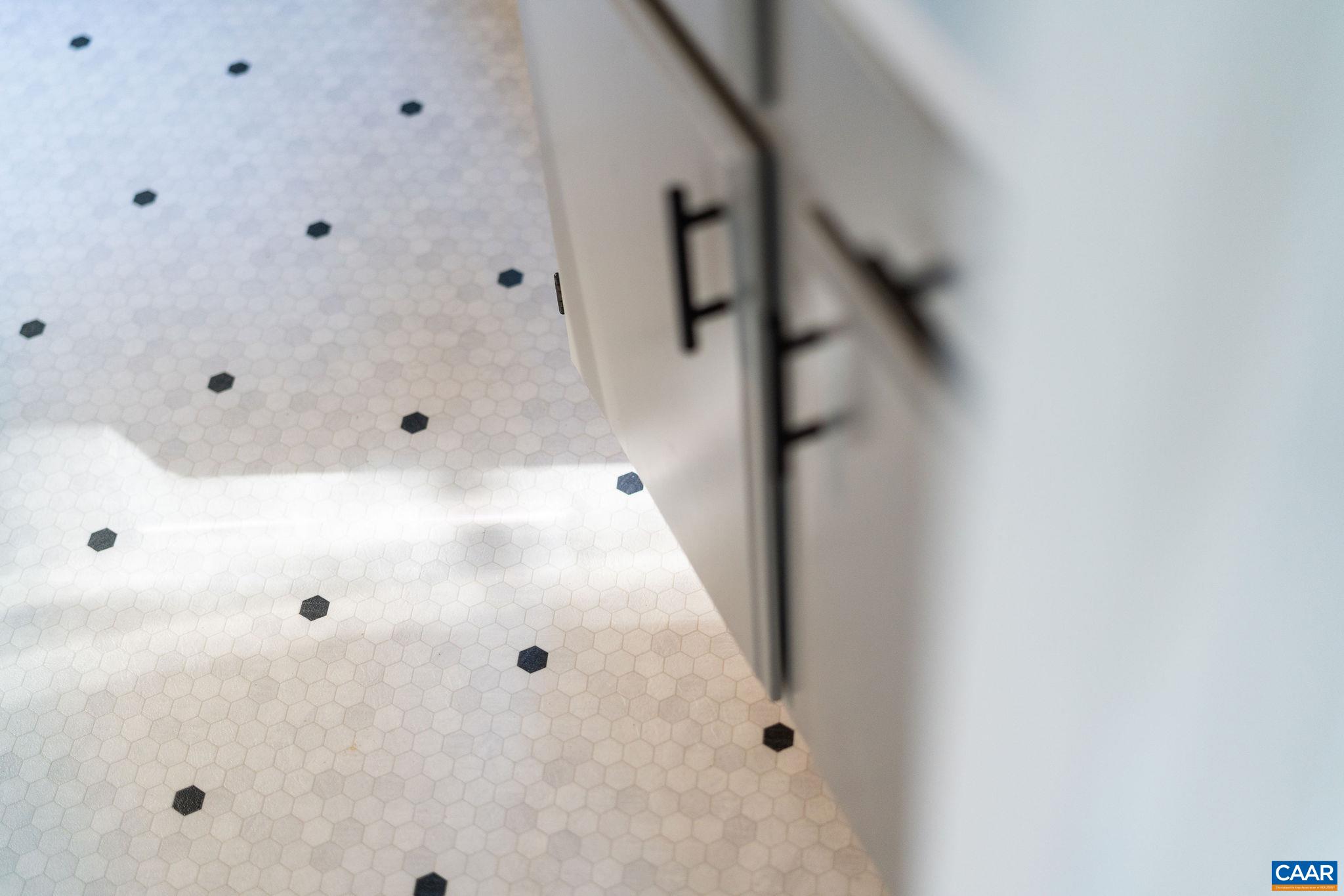 2418 W BEVERLEY ST, STAUNTON, Virginia 24401, 3 Bedrooms Bedrooms, ,1 BathroomBathrooms,Residential,2418 W BEVERLEY ST,670712 MLS # 670712