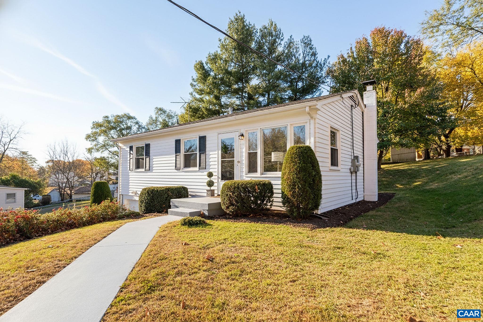 2418 W BEVERLEY ST, STAUNTON, Virginia 24401, 3 Bedrooms Bedrooms, ,1 BathroomBathrooms,Residential,2418 W BEVERLEY ST,670712 MLS # 670712