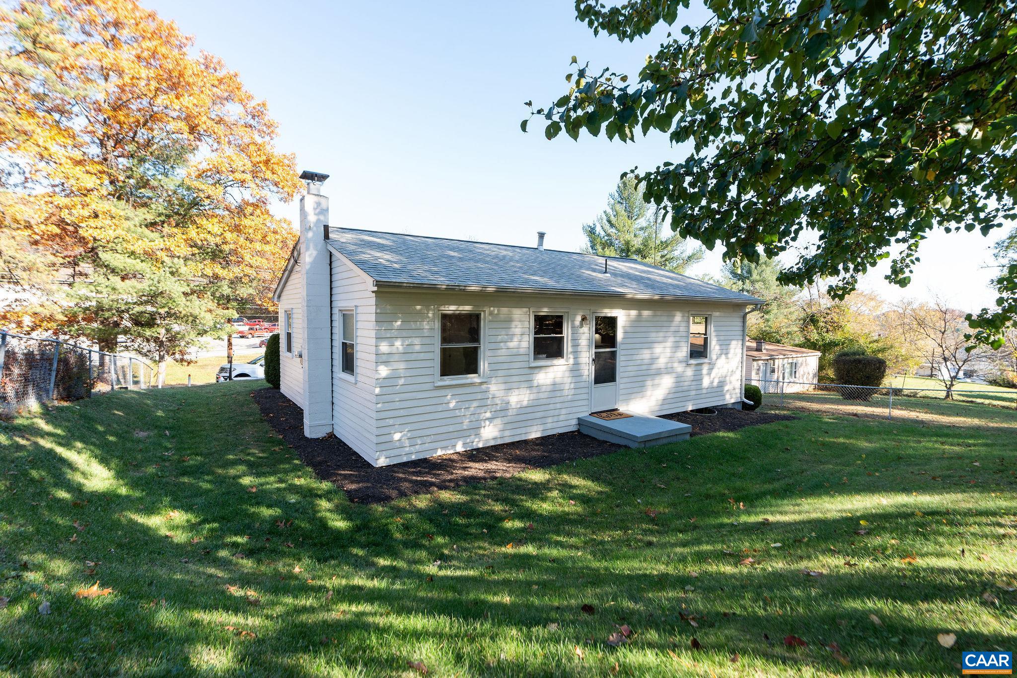 2418 W BEVERLEY ST, STAUNTON, Virginia 24401, 3 Bedrooms Bedrooms, ,1 BathroomBathrooms,Residential,2418 W BEVERLEY ST,670712 MLS # 670712