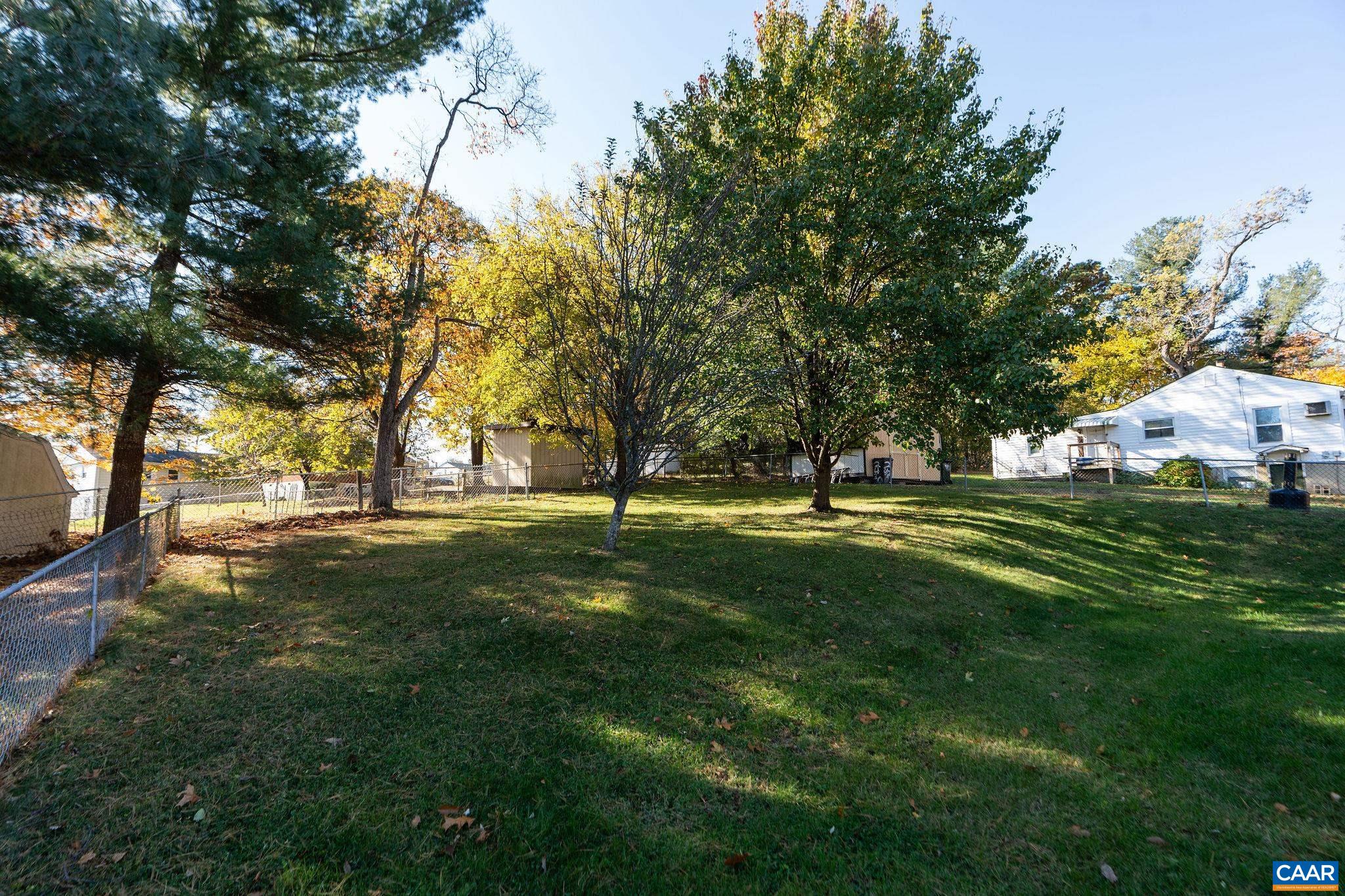 2418 W BEVERLEY ST, STAUNTON, Virginia 24401, 3 Bedrooms Bedrooms, ,1 BathroomBathrooms,Residential,2418 W BEVERLEY ST,670712 MLS # 670712