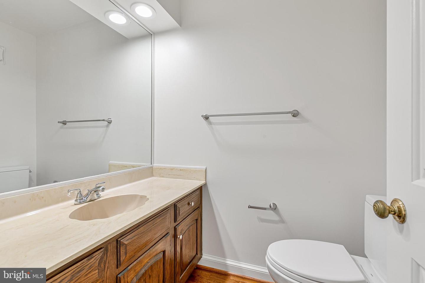 2424 S QUEEN ST, ARLINGTON, Virginia 22202, 4 Bedrooms Bedrooms, ,3 BathroomsBathrooms,Residential,For sale,2424 S QUEEN ST,VAAR2061926 MLS # VAAR2061926 2424 S QUEEN ST, ARLINGTON, Virginia 22202, 4 Bedrooms Bedrooms, ,3 BathroomsBathrooms,Residential,For sale,2424 S QUEEN ST,VAAR2061926 MLS # VAAR2061926