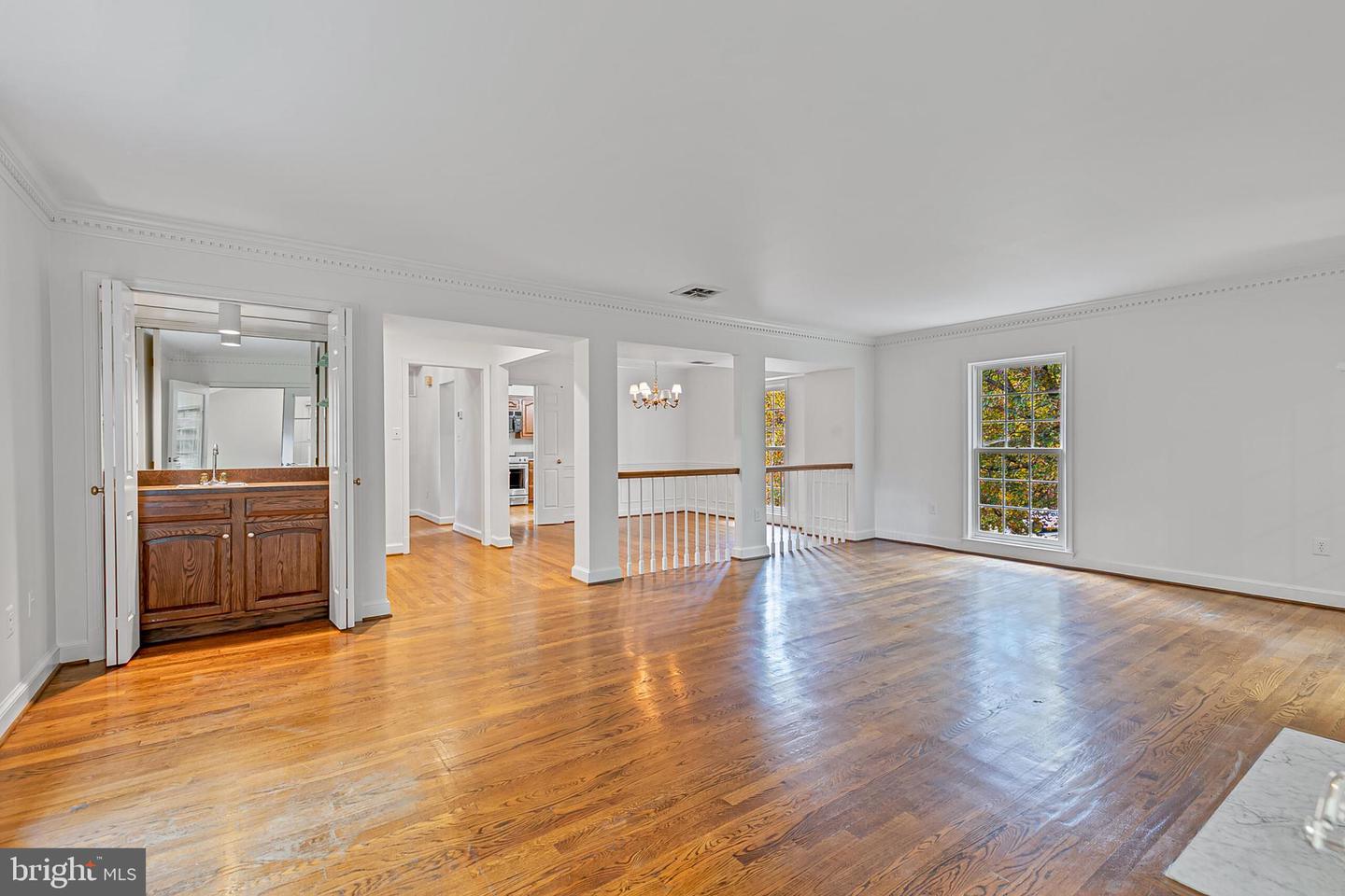 2424 S QUEEN ST, ARLINGTON, Virginia 22202, 4 Bedrooms Bedrooms, ,3 BathroomsBathrooms,Residential,For sale,2424 S QUEEN ST,VAAR2061926 MLS # VAAR2061926 2424 S QUEEN ST, ARLINGTON, Virginia 22202, 4 Bedrooms Bedrooms, ,3 BathroomsBathrooms,Residential,For sale,2424 S QUEEN ST,VAAR2061926 MLS # VAAR2061926