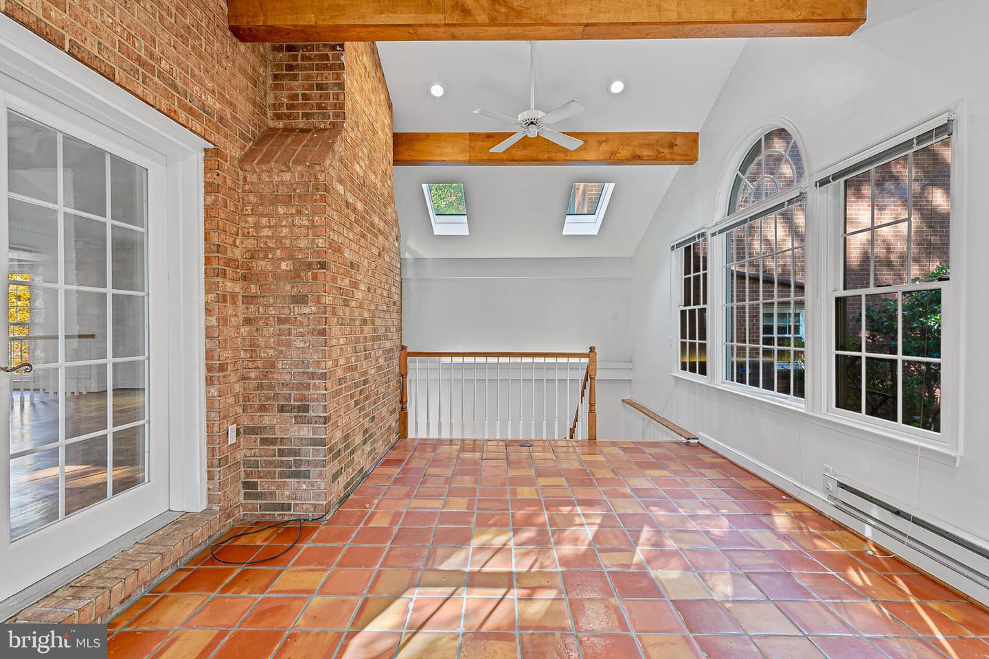 2424 S QUEEN ST, ARLINGTON, Virginia 22202, 4 Bedrooms Bedrooms, ,3 BathroomsBathrooms,Residential,For sale,2424 S QUEEN ST,VAAR2061926 MLS # VAAR2061926 2424 S QUEEN ST, ARLINGTON, Virginia 22202, 4 Bedrooms Bedrooms, ,3 BathroomsBathrooms,Residential,For sale,2424 S QUEEN ST,VAAR2061926 MLS # VAAR2061926