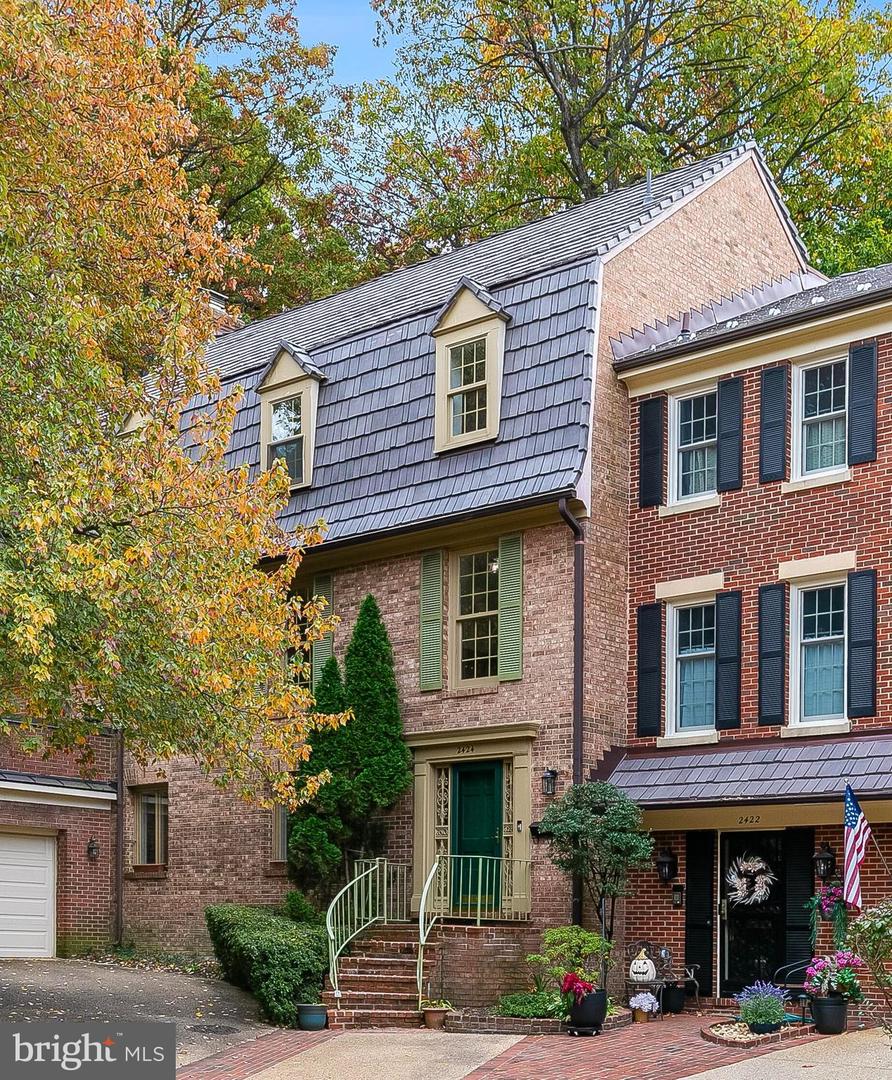 2424 S QUEEN ST, ARLINGTON, Virginia 22202, 4 Bedrooms Bedrooms, ,3 BathroomsBathrooms,Residential,For sale,2424 S QUEEN ST,VAAR2061926 MLS # VAAR2061926 2424 S QUEEN ST, ARLINGTON, Virginia 22202, 4 Bedrooms Bedrooms, ,3 BathroomsBathrooms,Residential,For sale,2424 S QUEEN ST,VAAR2061926 MLS # VAAR2061926