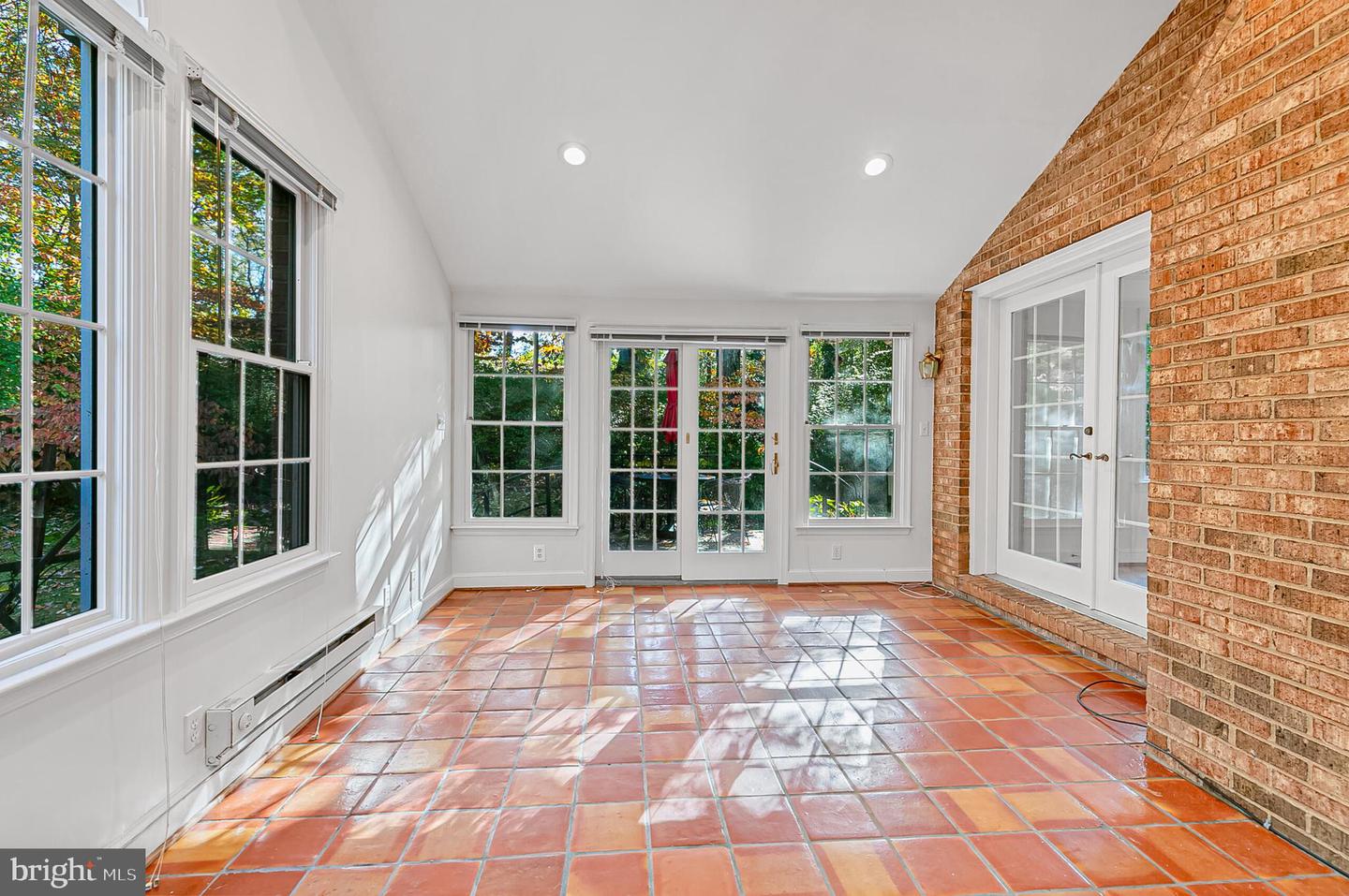 2424 S QUEEN ST, ARLINGTON, Virginia 22202, 4 Bedrooms Bedrooms, ,3 BathroomsBathrooms,Residential,For sale,2424 S QUEEN ST,VAAR2061926 MLS # VAAR2061926 2424 S QUEEN ST, ARLINGTON, Virginia 22202, 4 Bedrooms Bedrooms, ,3 BathroomsBathrooms,Residential,For sale,2424 S QUEEN ST,VAAR2061926 MLS # VAAR2061926