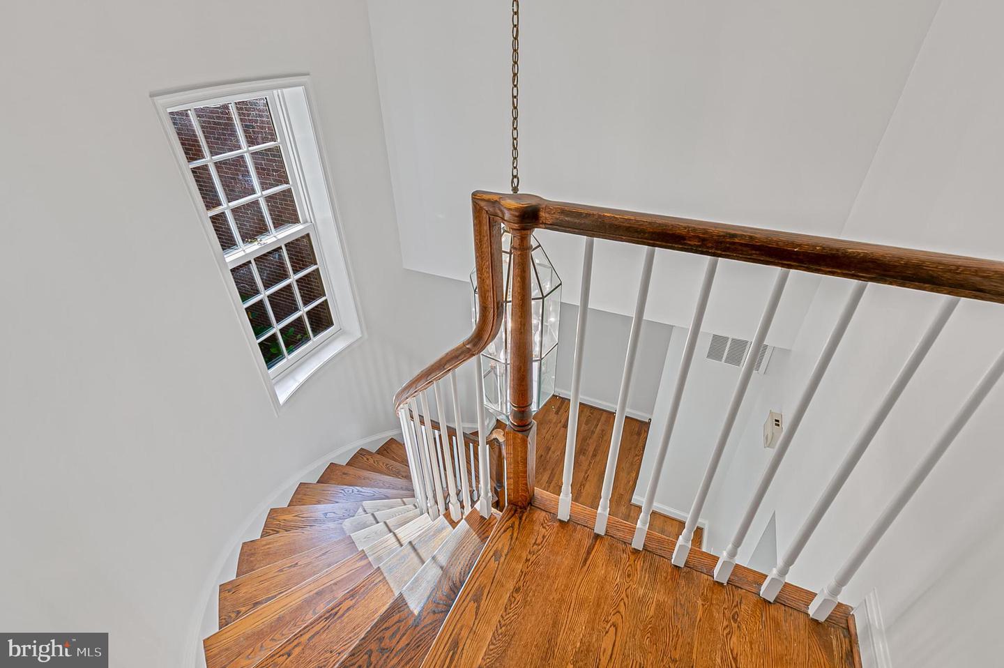 2424 S QUEEN ST, ARLINGTON, Virginia 22202, 4 Bedrooms Bedrooms, ,3 BathroomsBathrooms,Residential,For sale,2424 S QUEEN ST,VAAR2061926 MLS # VAAR2061926 2424 S QUEEN ST, ARLINGTON, Virginia 22202, 4 Bedrooms Bedrooms, ,3 BathroomsBathrooms,Residential,For sale,2424 S QUEEN ST,VAAR2061926 MLS # VAAR2061926