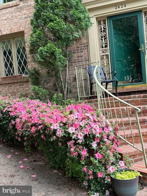 2424 S QUEEN ST, ARLINGTON, Virginia 22202, 4 Bedrooms Bedrooms, ,3 BathroomsBathrooms,Residential,For sale,2424 S QUEEN ST,VAAR2061926 MLS # VAAR2061926 2424 S QUEEN ST, ARLINGTON, Virginia 22202, 4 Bedrooms Bedrooms, ,3 BathroomsBathrooms,Residential,For sale,2424 S QUEEN ST,VAAR2061926 MLS # VAAR2061926