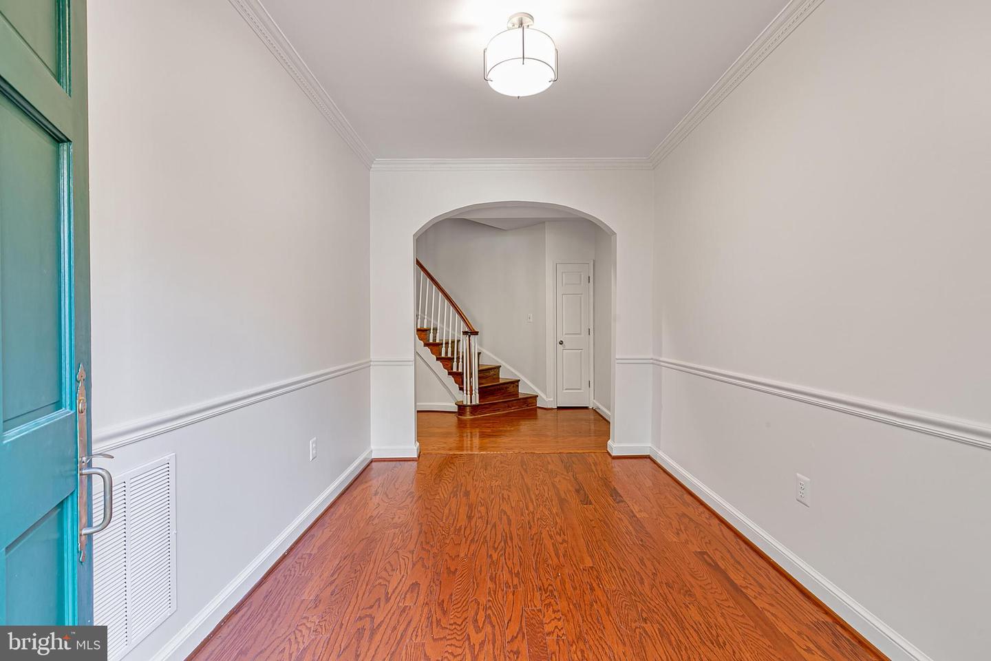 2424 S QUEEN ST, ARLINGTON, Virginia 22202, 4 Bedrooms Bedrooms, ,3 BathroomsBathrooms,Residential,For sale,2424 S QUEEN ST,VAAR2061926 MLS # VAAR2061926 2424 S QUEEN ST, ARLINGTON, Virginia 22202, 4 Bedrooms Bedrooms, ,3 BathroomsBathrooms,Residential,For sale,2424 S QUEEN ST,VAAR2061926 MLS # VAAR2061926