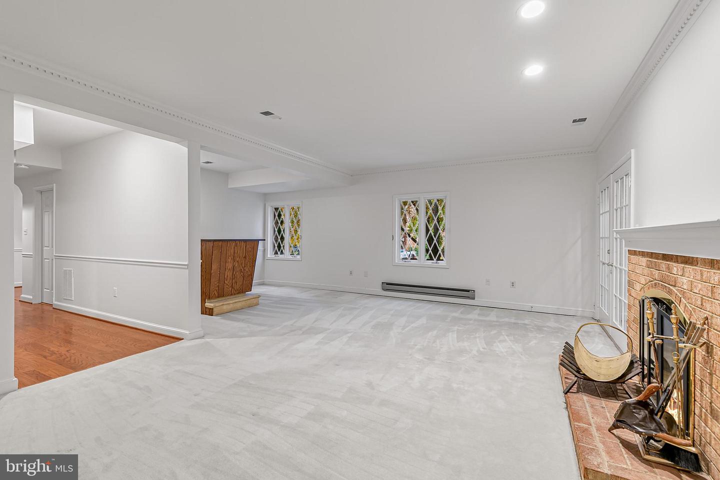 2424 S QUEEN ST, ARLINGTON, Virginia 22202, 4 Bedrooms Bedrooms, ,3 BathroomsBathrooms,Residential,For sale,2424 S QUEEN ST,VAAR2061926 MLS # VAAR2061926 2424 S QUEEN ST, ARLINGTON, Virginia 22202, 4 Bedrooms Bedrooms, ,3 BathroomsBathrooms,Residential,For sale,2424 S QUEEN ST,VAAR2061926 MLS # VAAR2061926