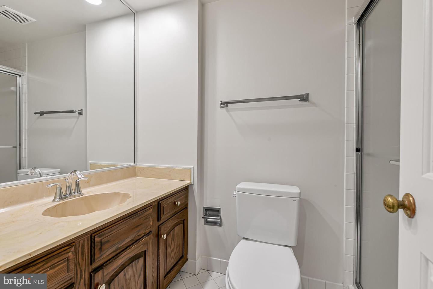 2424 S QUEEN ST, ARLINGTON, Virginia 22202, 4 Bedrooms Bedrooms, ,3 BathroomsBathrooms,Residential,For sale,2424 S QUEEN ST,VAAR2061926 MLS # VAAR2061926 2424 S QUEEN ST, ARLINGTON, Virginia 22202, 4 Bedrooms Bedrooms, ,3 BathroomsBathrooms,Residential,For sale,2424 S QUEEN ST,VAAR2061926 MLS # VAAR2061926