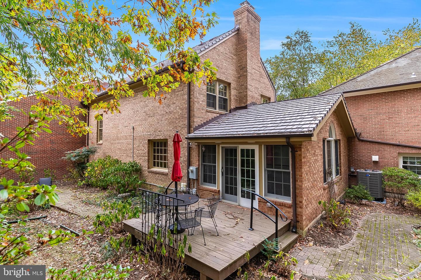 2424 S QUEEN ST, ARLINGTON, Virginia 22202, 4 Bedrooms Bedrooms, ,3 BathroomsBathrooms,Residential,For sale,2424 S QUEEN ST,VAAR2061926 MLS # VAAR2061926 2424 S QUEEN ST, ARLINGTON, Virginia 22202, 4 Bedrooms Bedrooms, ,3 BathroomsBathrooms,Residential,For sale,2424 S QUEEN ST,VAAR2061926 MLS # VAAR2061926