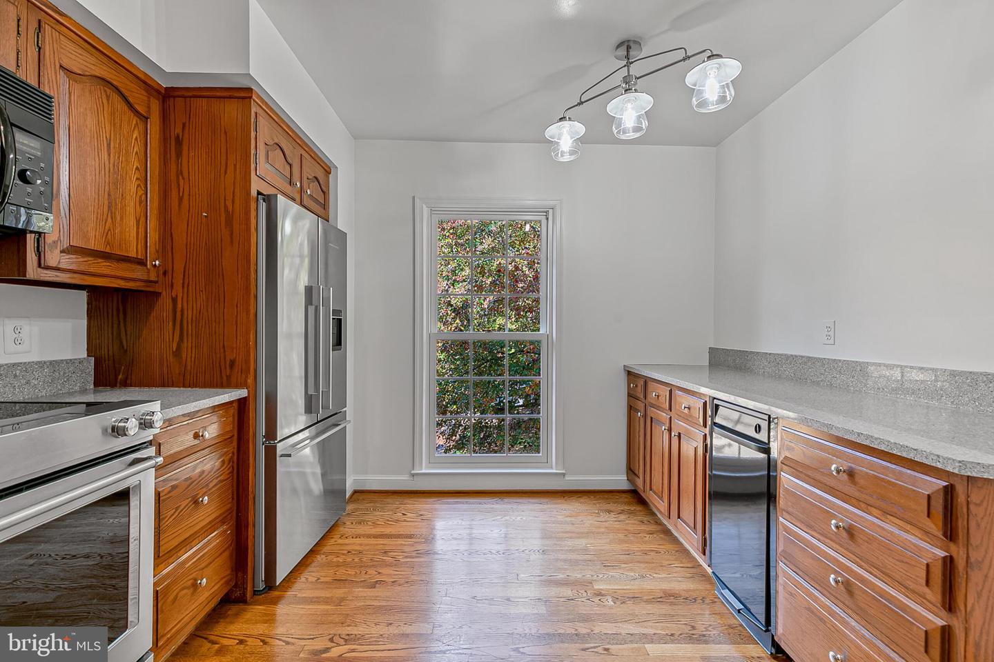 2424 S QUEEN ST, ARLINGTON, Virginia 22202, 4 Bedrooms Bedrooms, ,3 BathroomsBathrooms,Residential,For sale,2424 S QUEEN ST,VAAR2061926 MLS # VAAR2061926 2424 S QUEEN ST, ARLINGTON, Virginia 22202, 4 Bedrooms Bedrooms, ,3 BathroomsBathrooms,Residential,For sale,2424 S QUEEN ST,VAAR2061926 MLS # VAAR2061926