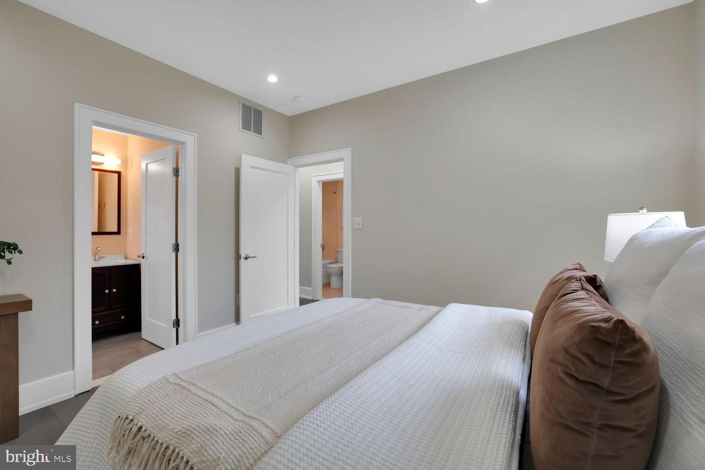 16 17TH ST NE #312, WASHINGTON, District Of Columbia 20002, 2 Bedrooms Bedrooms, ,2 BathroomsBathrooms,Residential,For sale,16 17TH ST NE #312,DCDC2217140 MLS # DCDC2217140 16 17TH ST NE #312, WASHINGTON, District Of Columbia 20002, 2 Bedrooms Bedrooms, ,2 BathroomsBathrooms,Residential,For sale,16 17TH ST NE #312,DCDC2217140 MLS # DCDC2217140