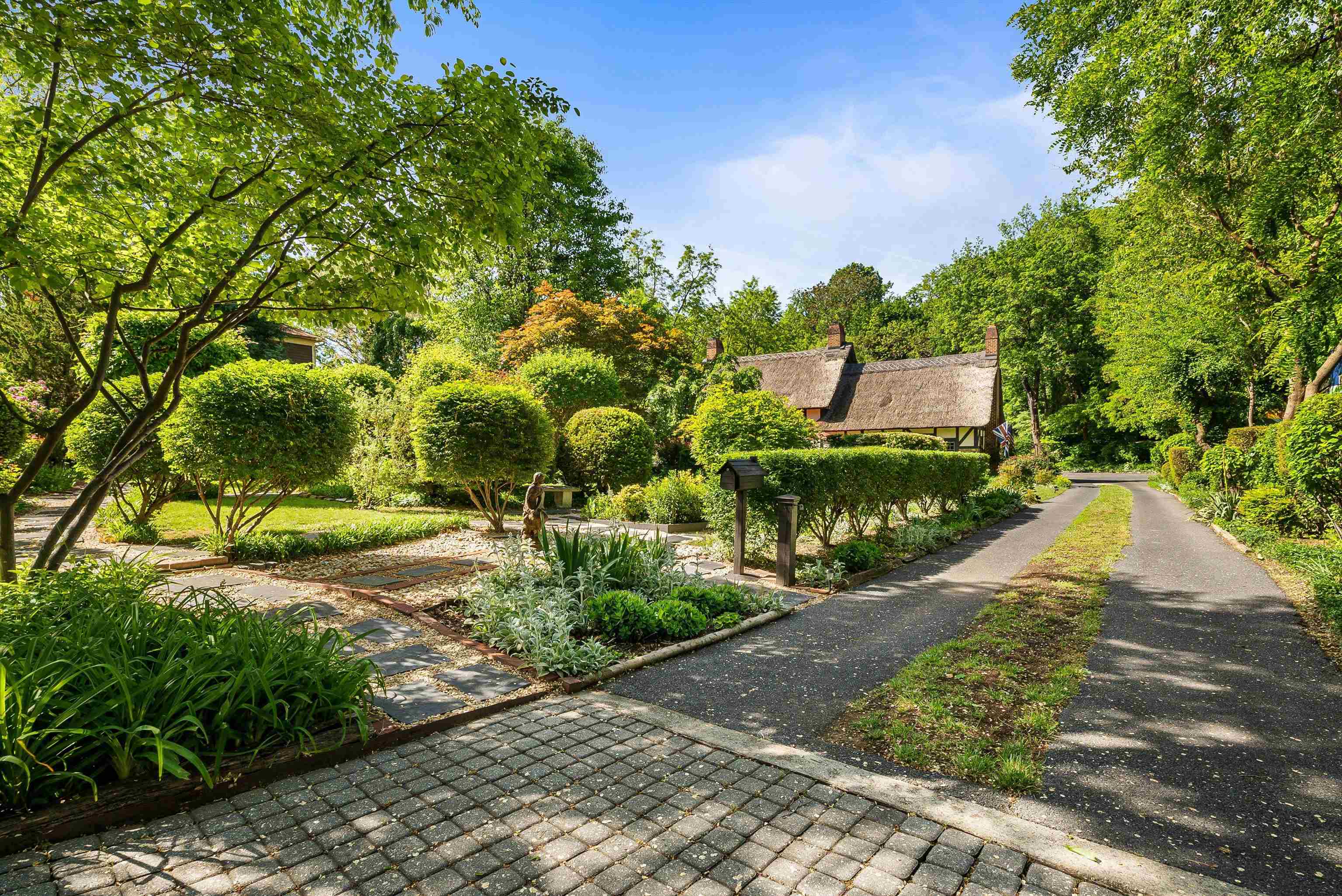 950 W BEVERLEY ST, STAUNTON, Virginia 24401, ,Commercial,950 W BEVERLEY ST,664509 MLS # 664509 950 W BEVERLEY ST, STAUNTON, Virginia 24401, ,Commercial,950 W BEVERLEY ST,664509 MLS # 664509