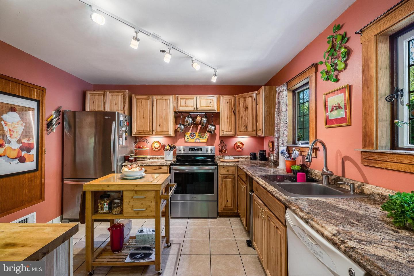 950 W BEVERLEY ST, STAUNTON, Virginia 24401, ,Land,For sale,950 W BEVERLEY ST,VASC2000656 MLS # VASC2000656