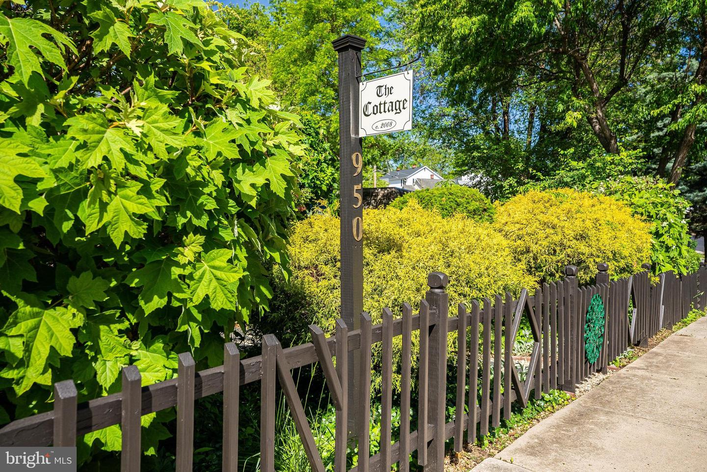 950 W BEVERLEY ST, STAUNTON, Virginia 24401, ,Land,For sale,950 W BEVERLEY ST,VASC2000656 MLS # VASC2000656