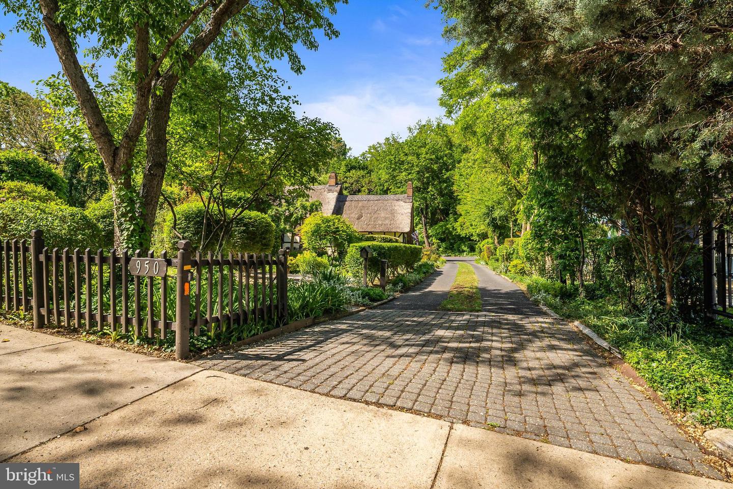 950 W BEVERLEY ST, STAUNTON, Virginia 24401, ,Land,For sale,950 W BEVERLEY ST,VASC2000656 MLS # VASC2000656