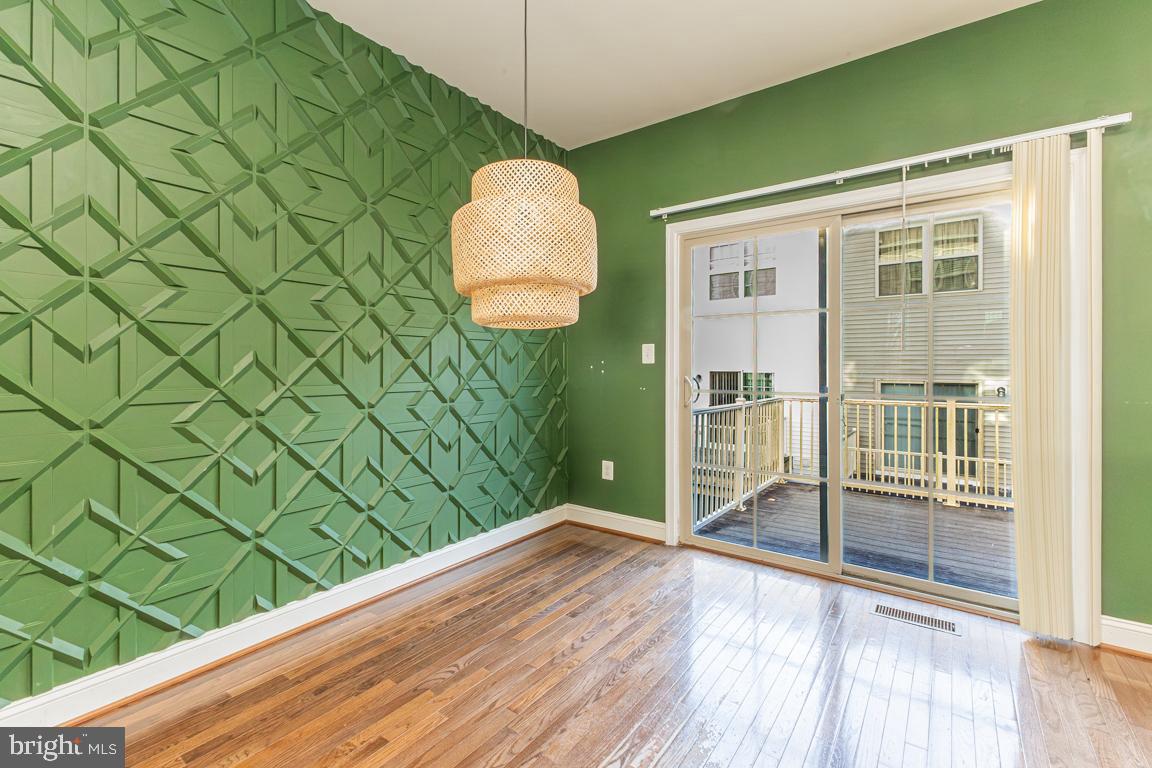 4511 POTOMAC HIGHLANDS CIR, TRIANGLE, Virginia 22172, 3 Bedrooms Bedrooms, ,2 BathroomsBathrooms,Residential,For sale,4511 POTOMAC HIGHLANDS CIR,VAPW2094774 MLS # VAPW2094774