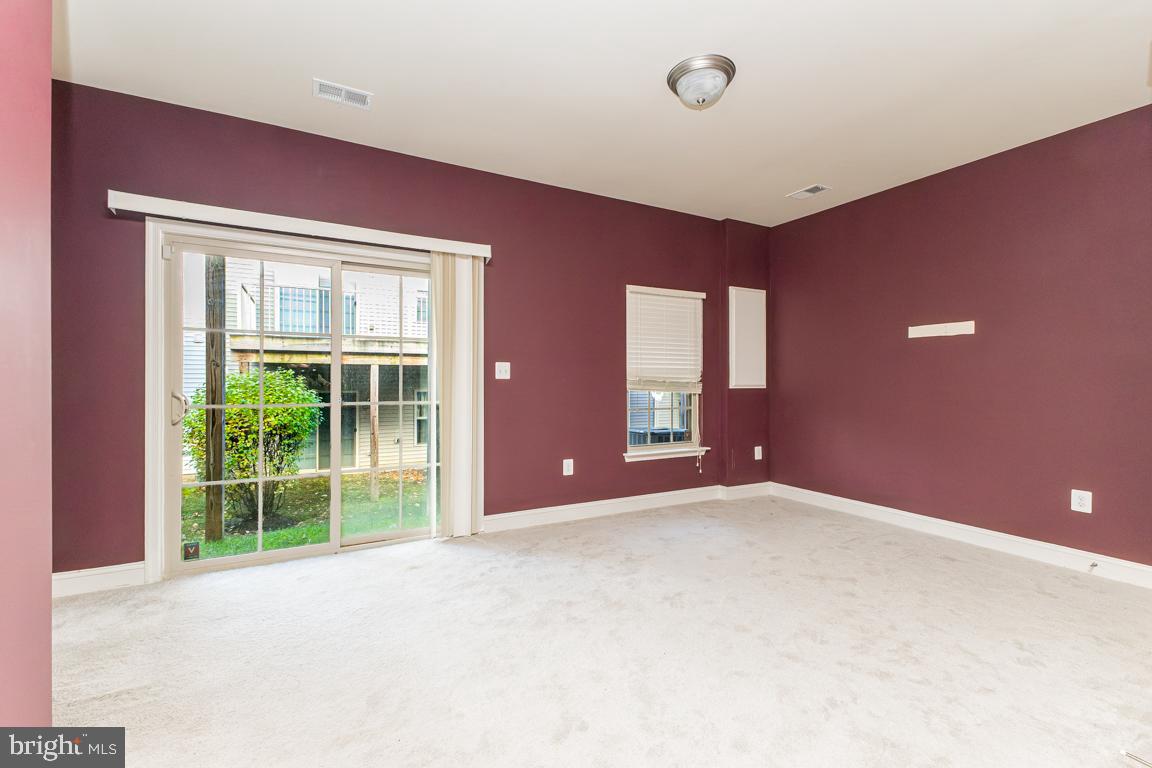 4511 POTOMAC HIGHLANDS CIR, TRIANGLE, Virginia 22172, 3 Bedrooms Bedrooms, ,2 BathroomsBathrooms,Residential,For sale,4511 POTOMAC HIGHLANDS CIR,VAPW2094774 MLS # VAPW2094774