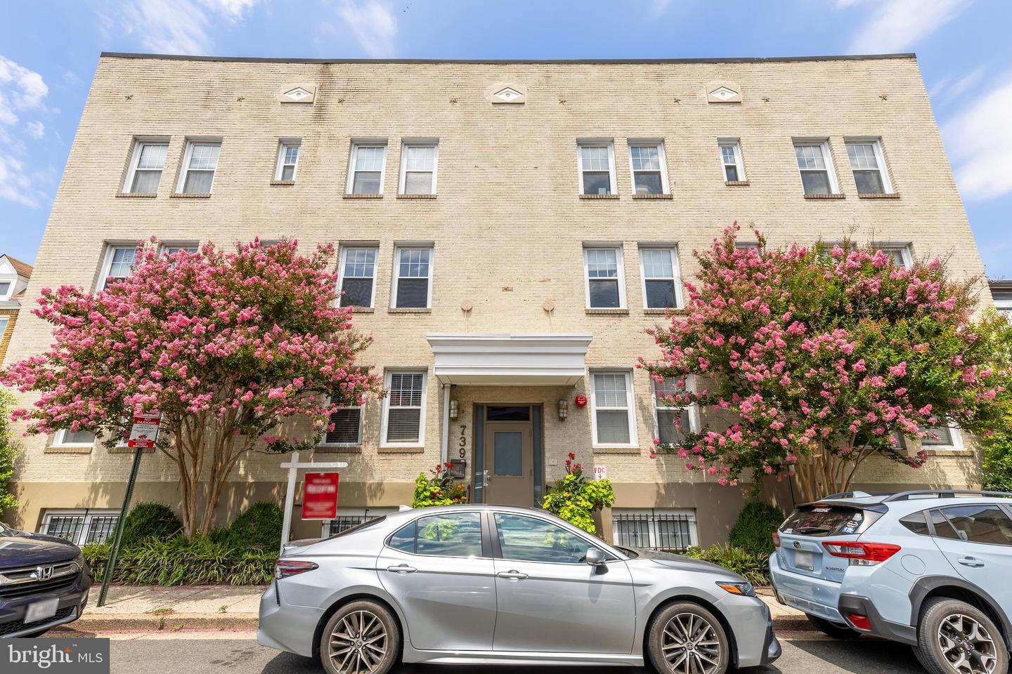 739 NEWTON PL NW #104, WASHINGTON, District Of Columbia 20010, 1 Bedroom Bedrooms, ,1 BathroomBathrooms,Residential,For sale,739 NEWTON PL NW #104,DCDC2209390 MLS # DCDC2209390 739 NEWTON PL NW #104, WASHINGTON, District Of Columbia 20010, 1 Bedroom Bedrooms, ,1 BathroomBathrooms,Residential,For sale,739 NEWTON PL NW #104,DCDC2209390 MLS # DCDC2209390