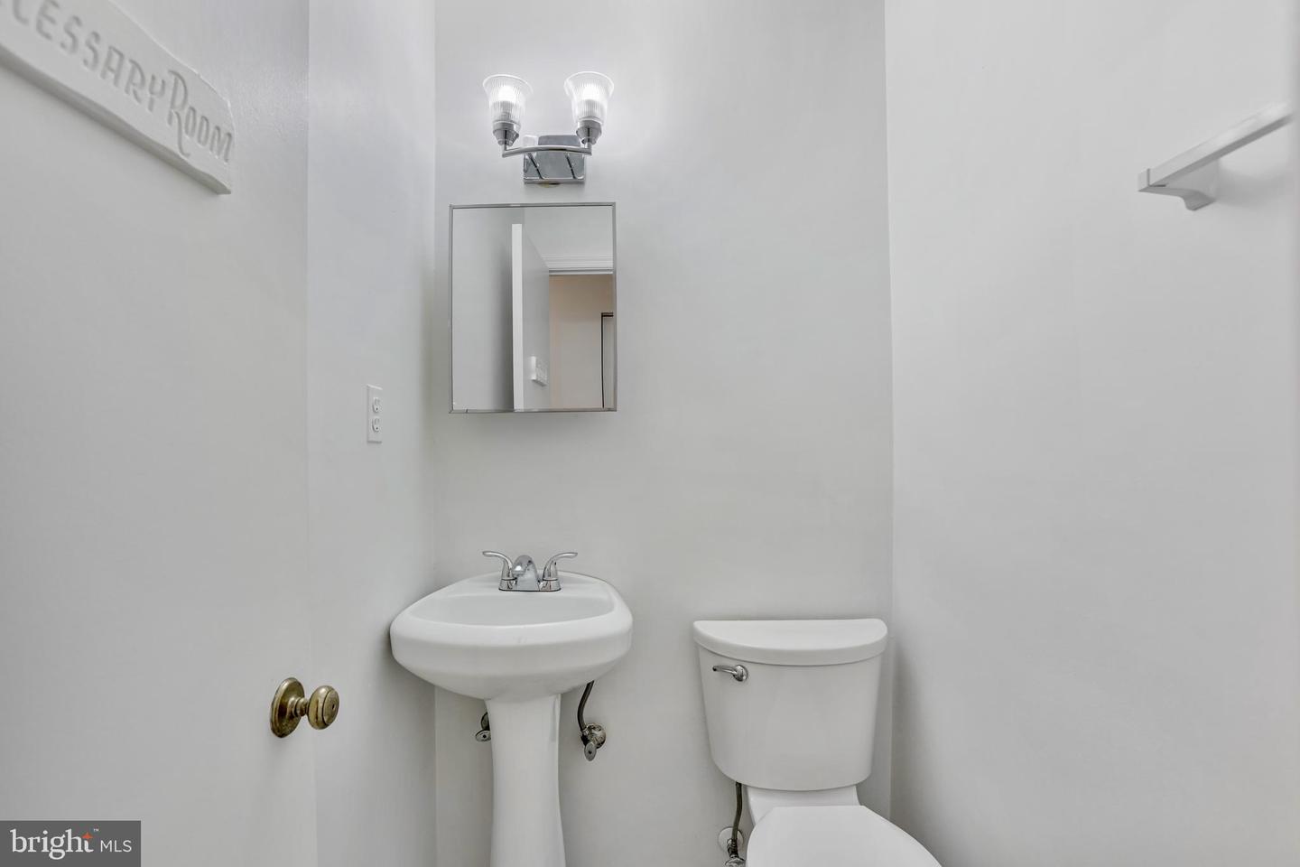 719 PALMER DR, HERNDON, Virginia 20170, 4 Bedrooms Bedrooms, ,3 BathroomsBathrooms,Residential,For sale,719 PALMER DR,VAFX2258660 MLS # VAFX2258660