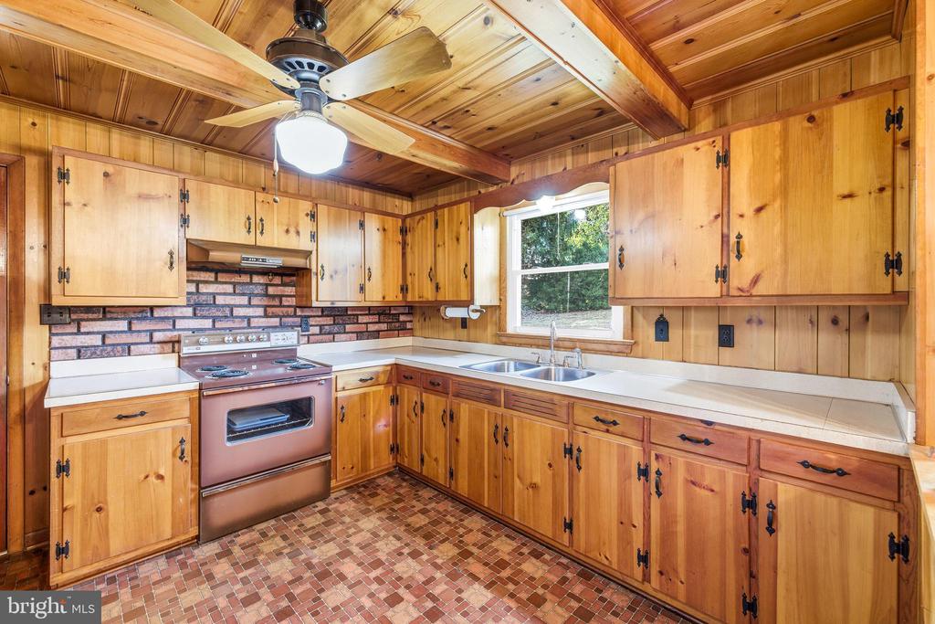 27 ATKINS RD, SPERRYVILLE, Virginia 22740, 3 Bedrooms Bedrooms, ,1 BathroomBathrooms,Residential,27 ATKINS RD,VARP2002380 MLS # VARP2002380