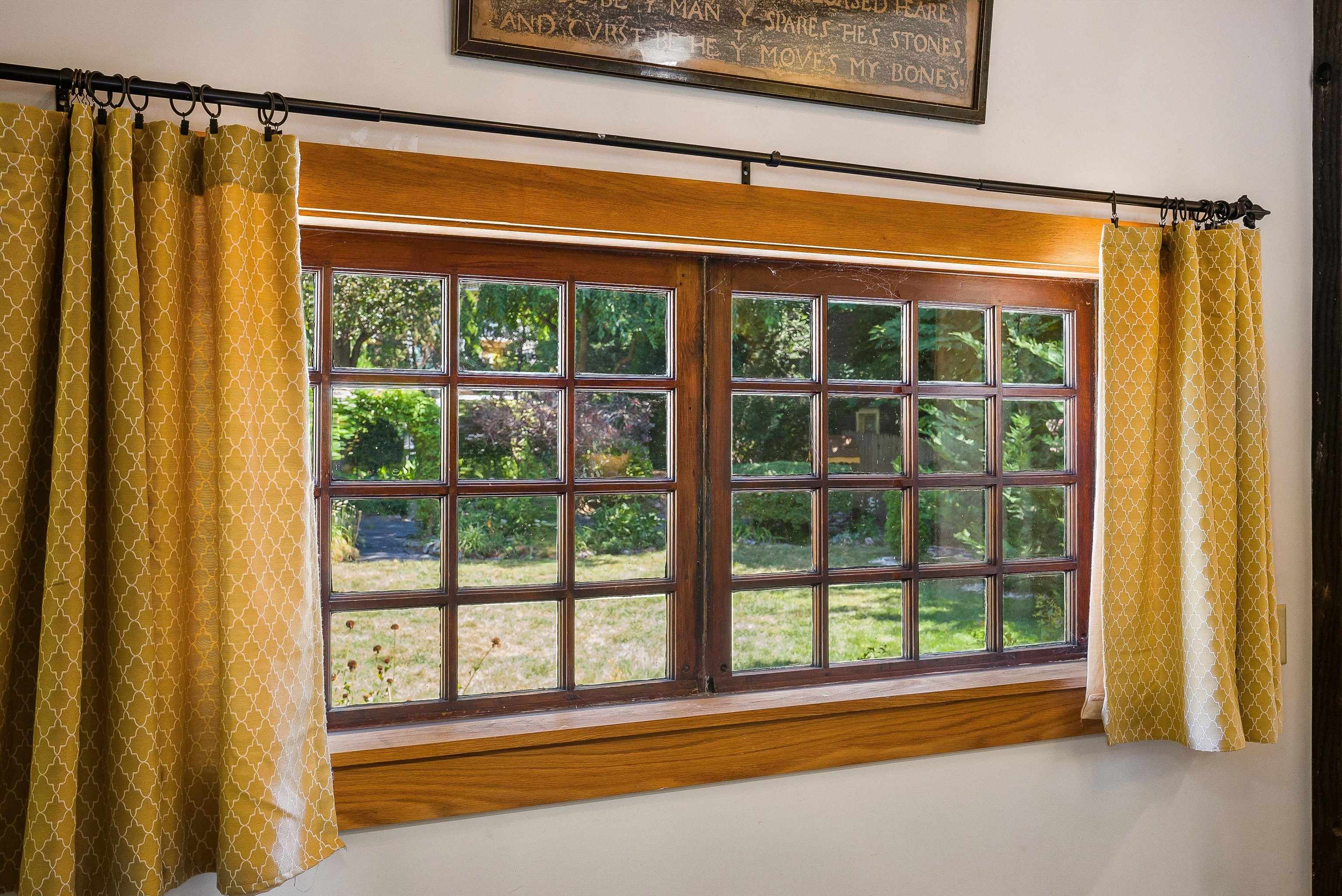 950 W BEVERLEY ST, STAUNTON, Virginia 24401, 3 Bedrooms Bedrooms, ,3 BathroomsBathrooms,Residential,950 W BEVERLEY ST,668681 MLS # 668681