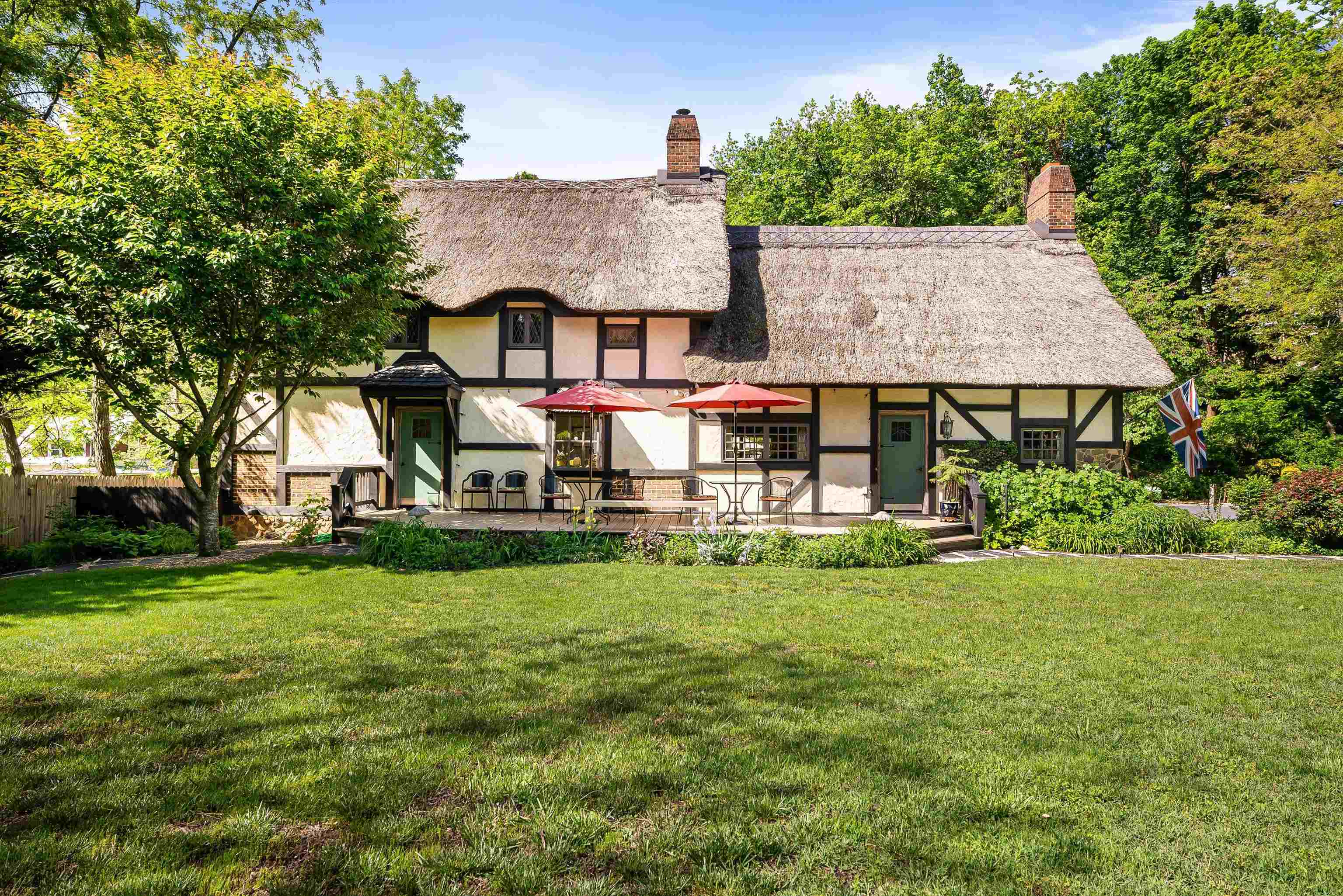 950 W BEVERLEY ST, STAUNTON, Virginia 24401, 3 Bedrooms Bedrooms, ,3 BathroomsBathrooms,Residential,950 W BEVERLEY ST,668681 MLS # 668681