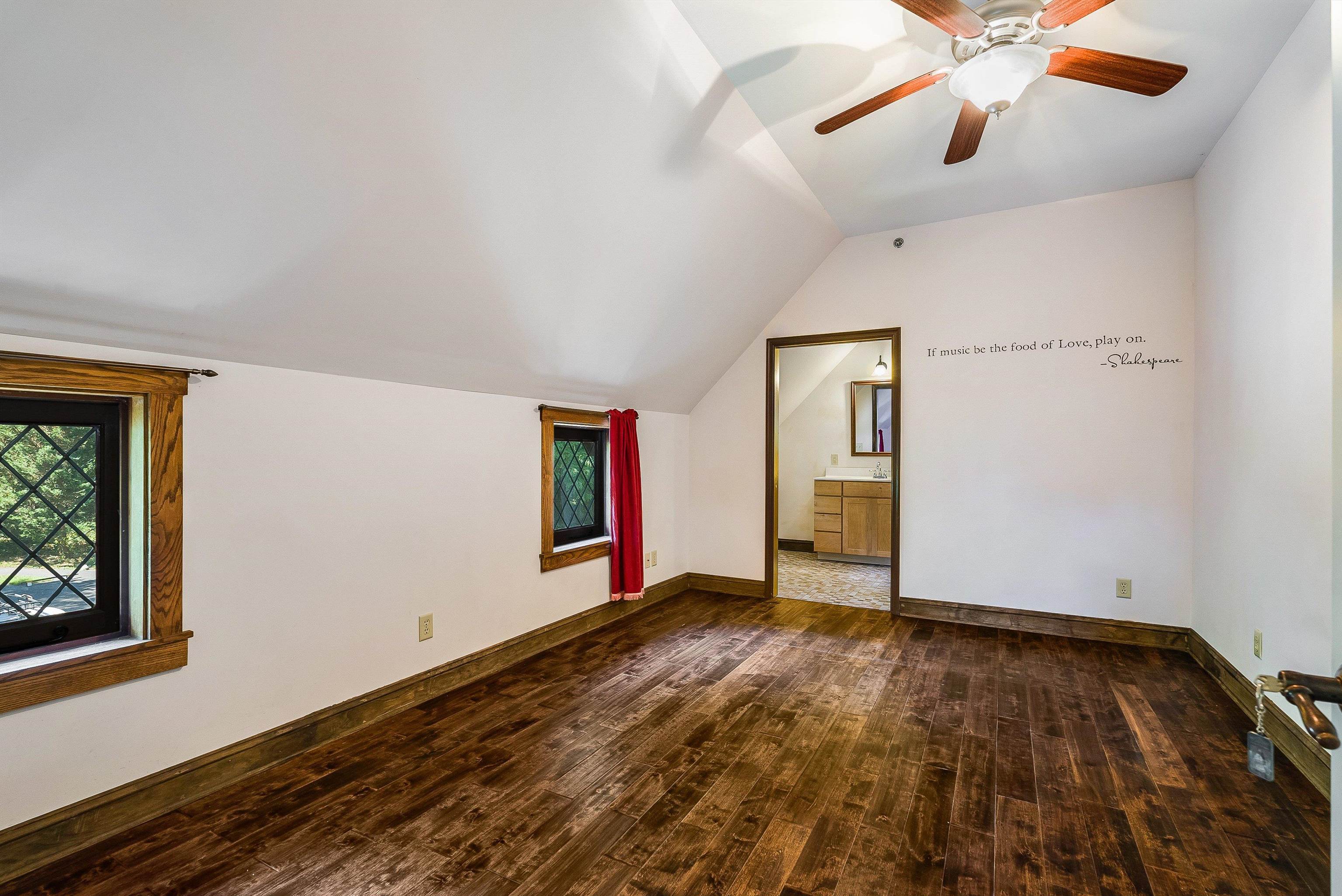 950 W BEVERLEY ST, STAUNTON, Virginia 24401, 3 Bedrooms Bedrooms, ,3 BathroomsBathrooms,Residential,950 W BEVERLEY ST,668681 MLS # 668681