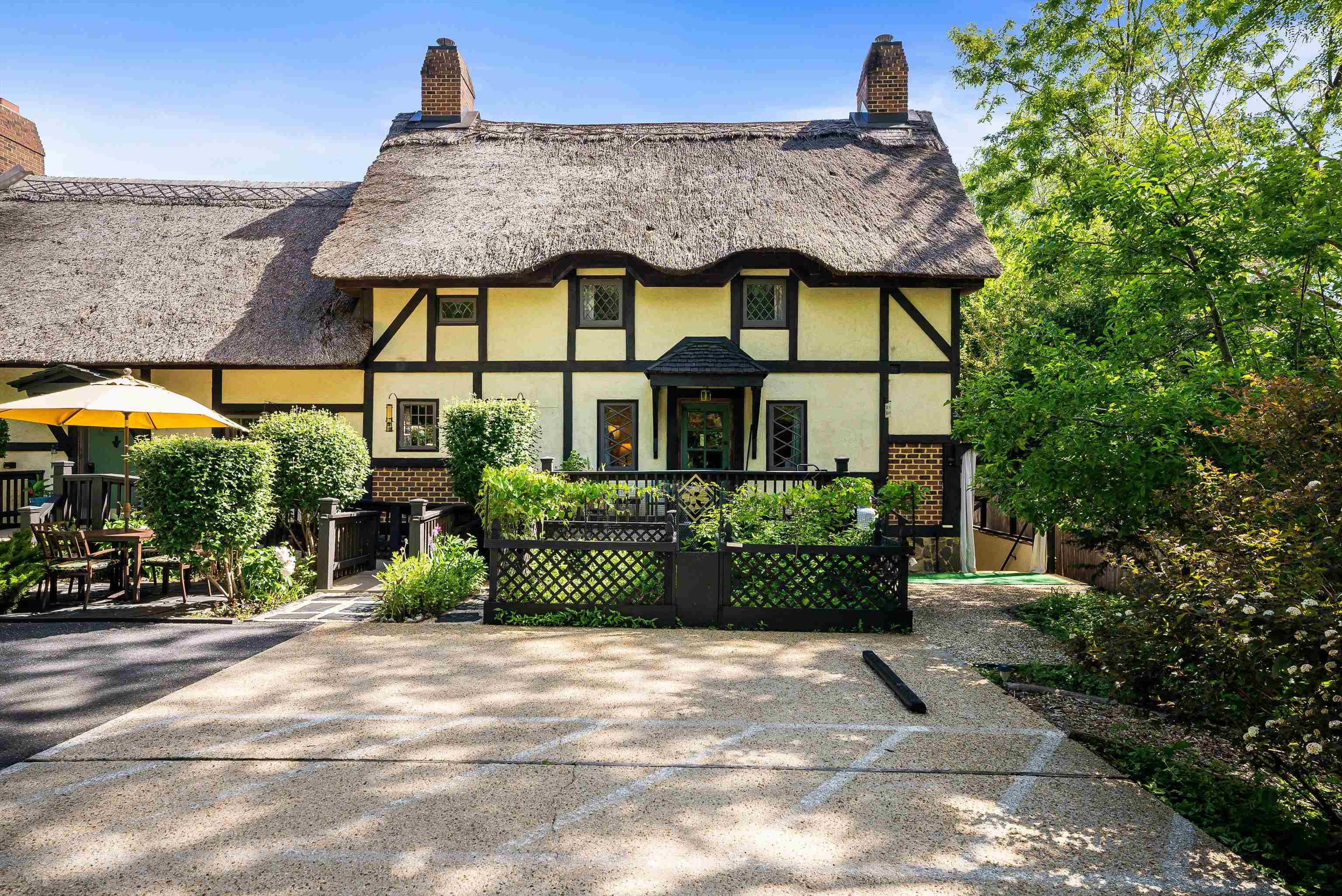 950 W BEVERLEY ST, STAUNTON, Virginia 24401, 3 Bedrooms Bedrooms, ,3 BathroomsBathrooms,Residential,950 W BEVERLEY ST,668681 MLS # 668681