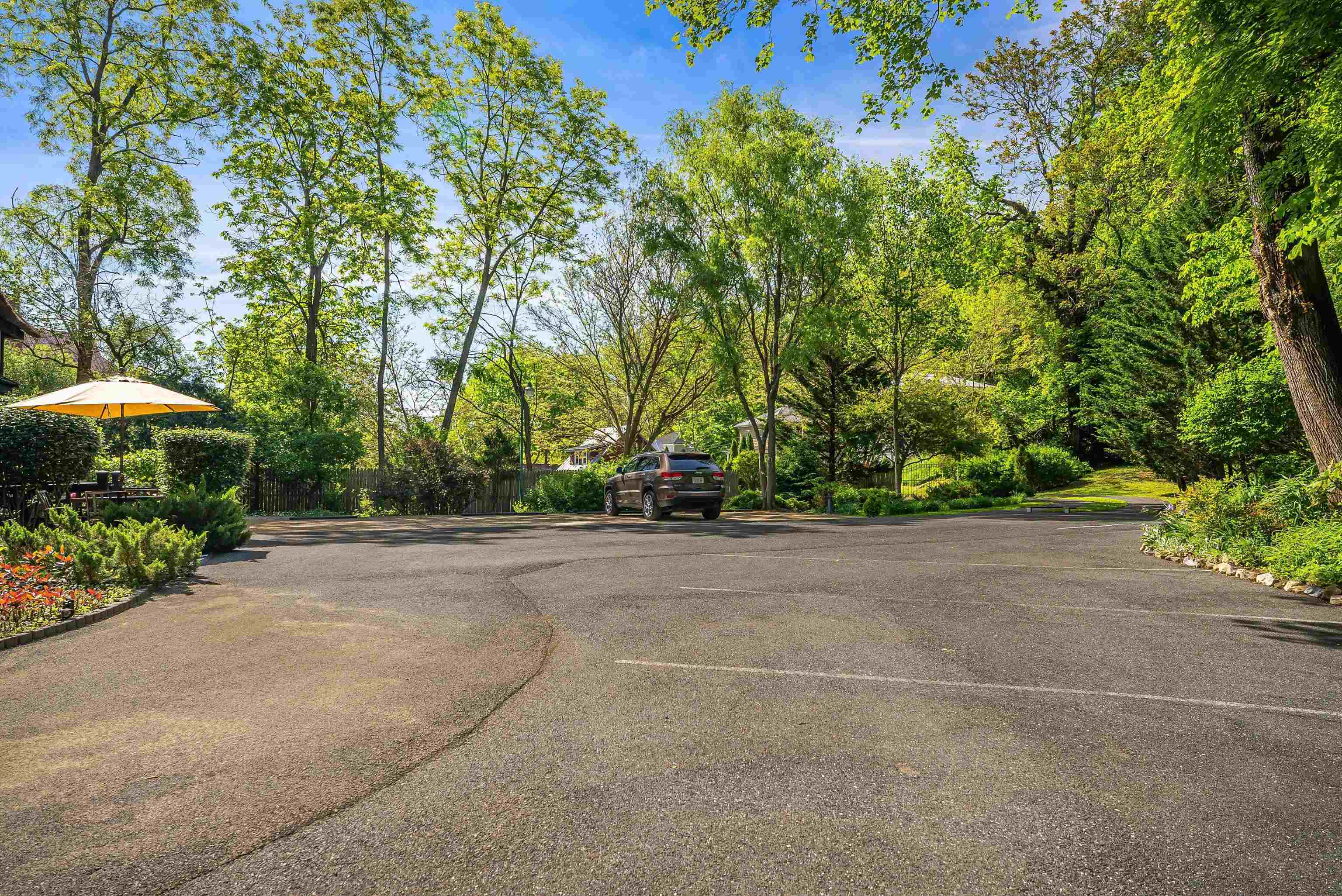 950 W BEVERLEY ST, STAUNTON, Virginia 24401, 3 Bedrooms Bedrooms, ,3 BathroomsBathrooms,Residential,950 W BEVERLEY ST,668681 MLS # 668681