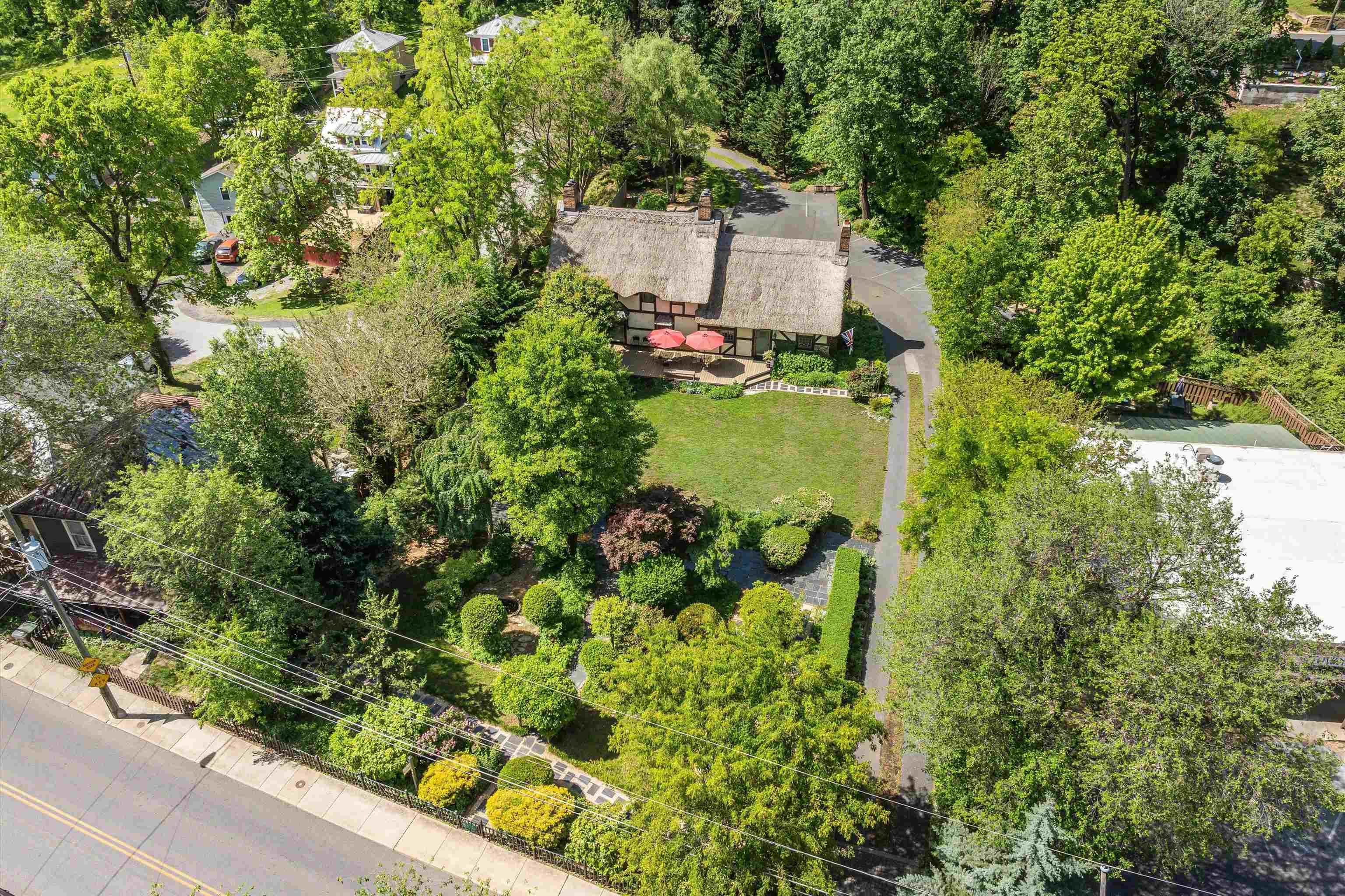 950 W BEVERLEY ST, STAUNTON, Virginia 24401, 3 Bedrooms Bedrooms, ,3 BathroomsBathrooms,Residential,950 W BEVERLEY ST,668681 MLS # 668681