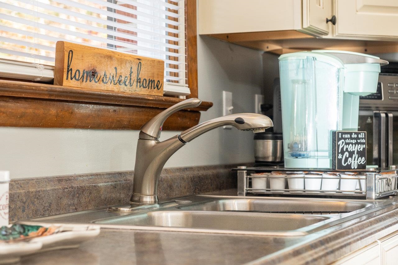 19511 HUCKLEBERRY RD, ELKTON, Virginia 22827, 4 Bedrooms Bedrooms, ,2 BathroomsBathrooms,Residential,19511 HUCKLEBERRY RD,670722 MLS # 670722 19511 HUCKLEBERRY RD, ELKTON, Virginia 22827, 4 Bedrooms Bedrooms, ,2 BathroomsBathrooms,Residential,19511 HUCKLEBERRY RD,670722 MLS # 670722