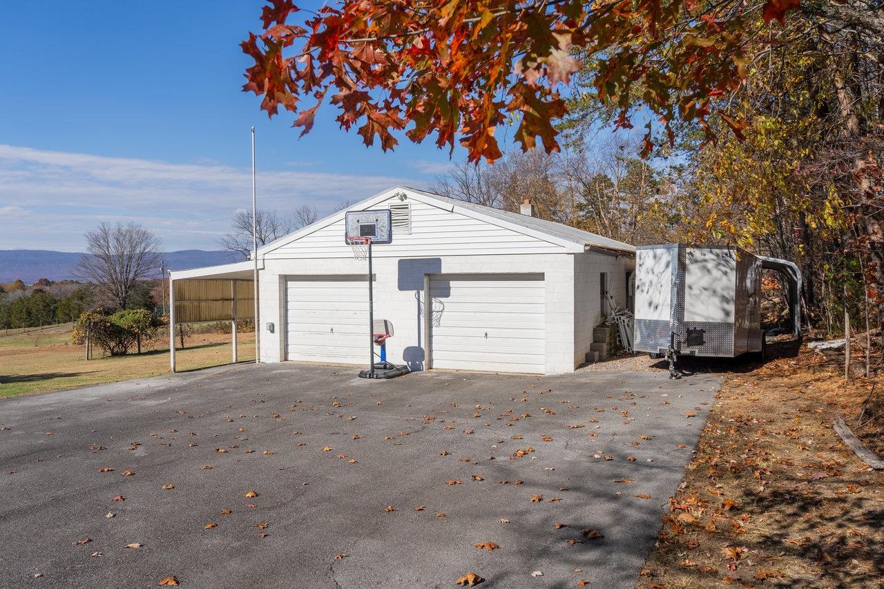 19511 HUCKLEBERRY RD, ELKTON, Virginia 22827, 4 Bedrooms Bedrooms, ,2 BathroomsBathrooms,Residential,19511 HUCKLEBERRY RD,670722 MLS # 670722 19511 HUCKLEBERRY RD, ELKTON, Virginia 22827, 4 Bedrooms Bedrooms, ,2 BathroomsBathrooms,Residential,19511 HUCKLEBERRY RD,670722 MLS # 670722