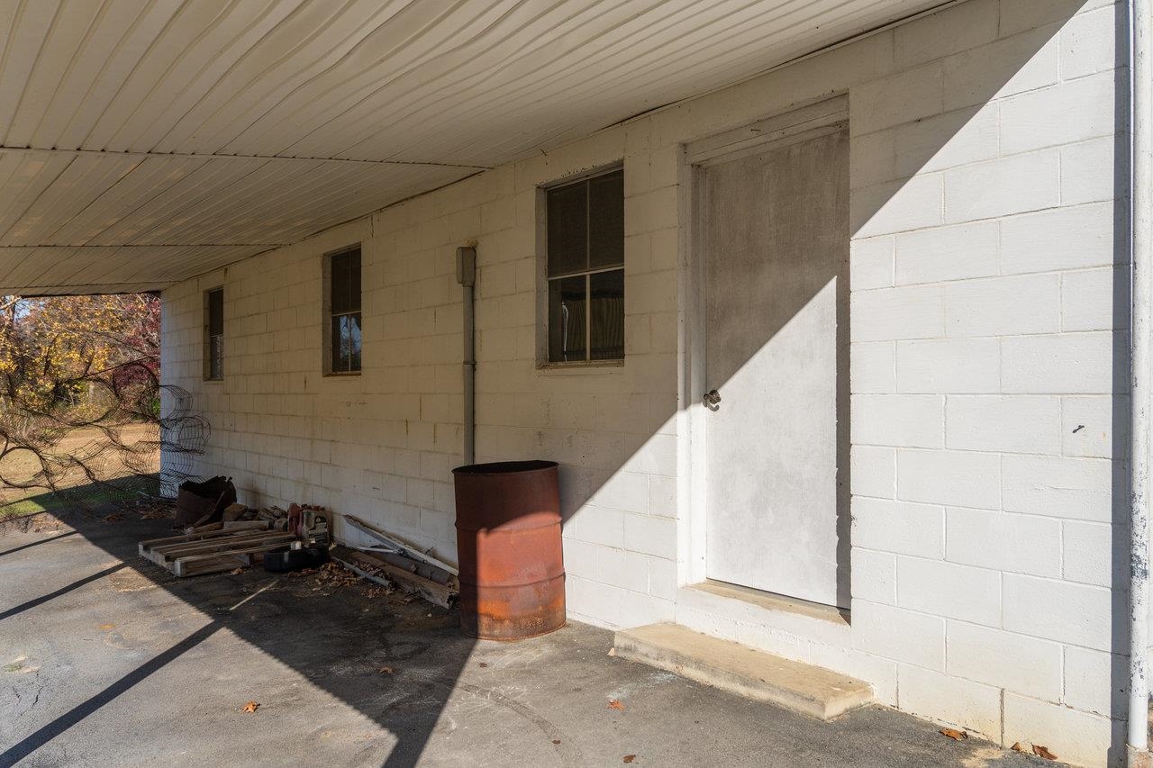 19511 HUCKLEBERRY RD, ELKTON, Virginia 22827, 4 Bedrooms Bedrooms, ,2 BathroomsBathrooms,Residential,19511 HUCKLEBERRY RD,670722 MLS # 670722 19511 HUCKLEBERRY RD, ELKTON, Virginia 22827, 4 Bedrooms Bedrooms, ,2 BathroomsBathrooms,Residential,19511 HUCKLEBERRY RD,670722 MLS # 670722