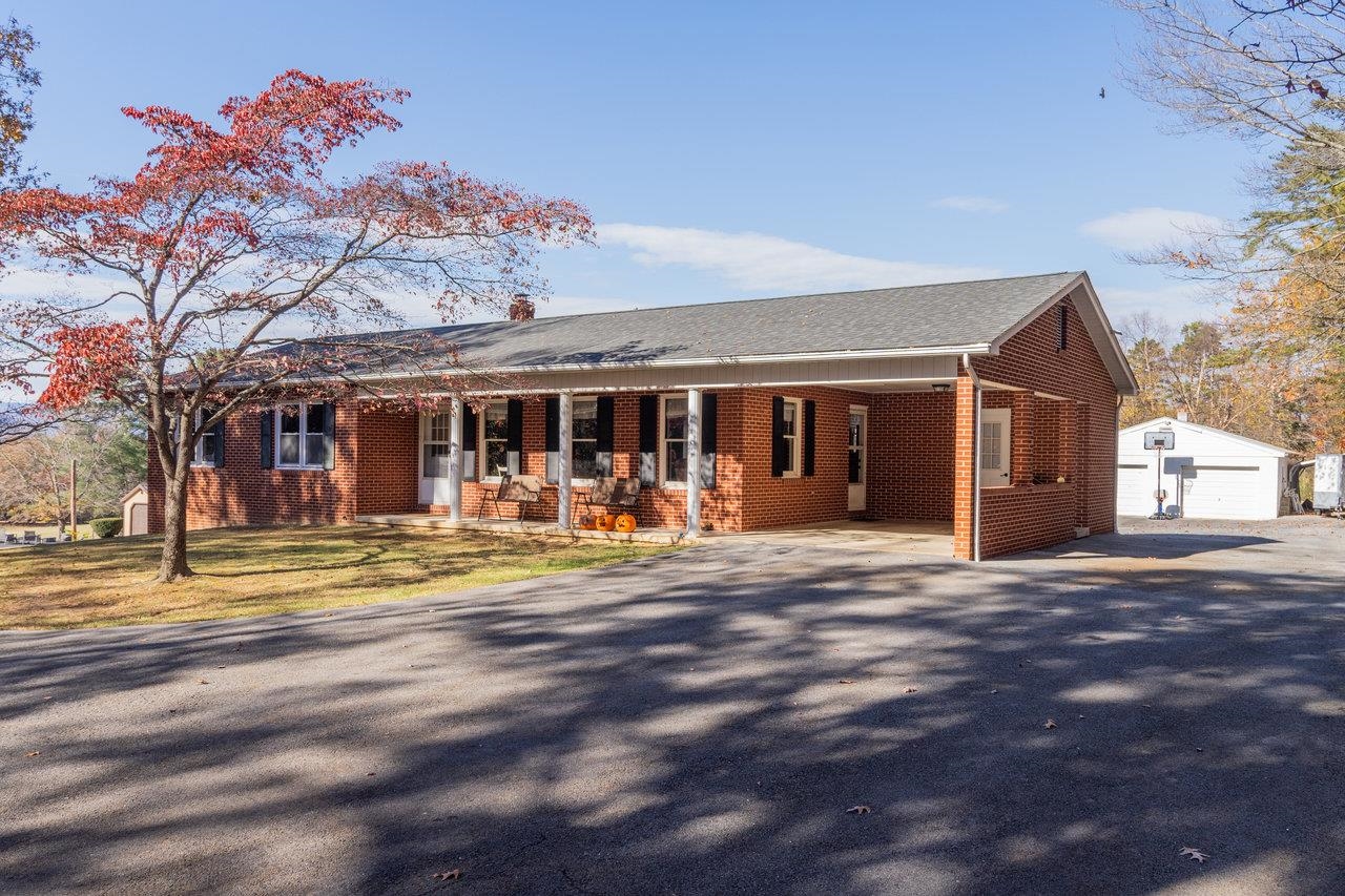 19511 HUCKLEBERRY RD, ELKTON, Virginia 22827, 4 Bedrooms Bedrooms, ,2 BathroomsBathrooms,Residential,19511 HUCKLEBERRY RD,670722 MLS # 670722 19511 HUCKLEBERRY RD, ELKTON, Virginia 22827, 4 Bedrooms Bedrooms, ,2 BathroomsBathrooms,Residential,19511 HUCKLEBERRY RD,670722 MLS # 670722