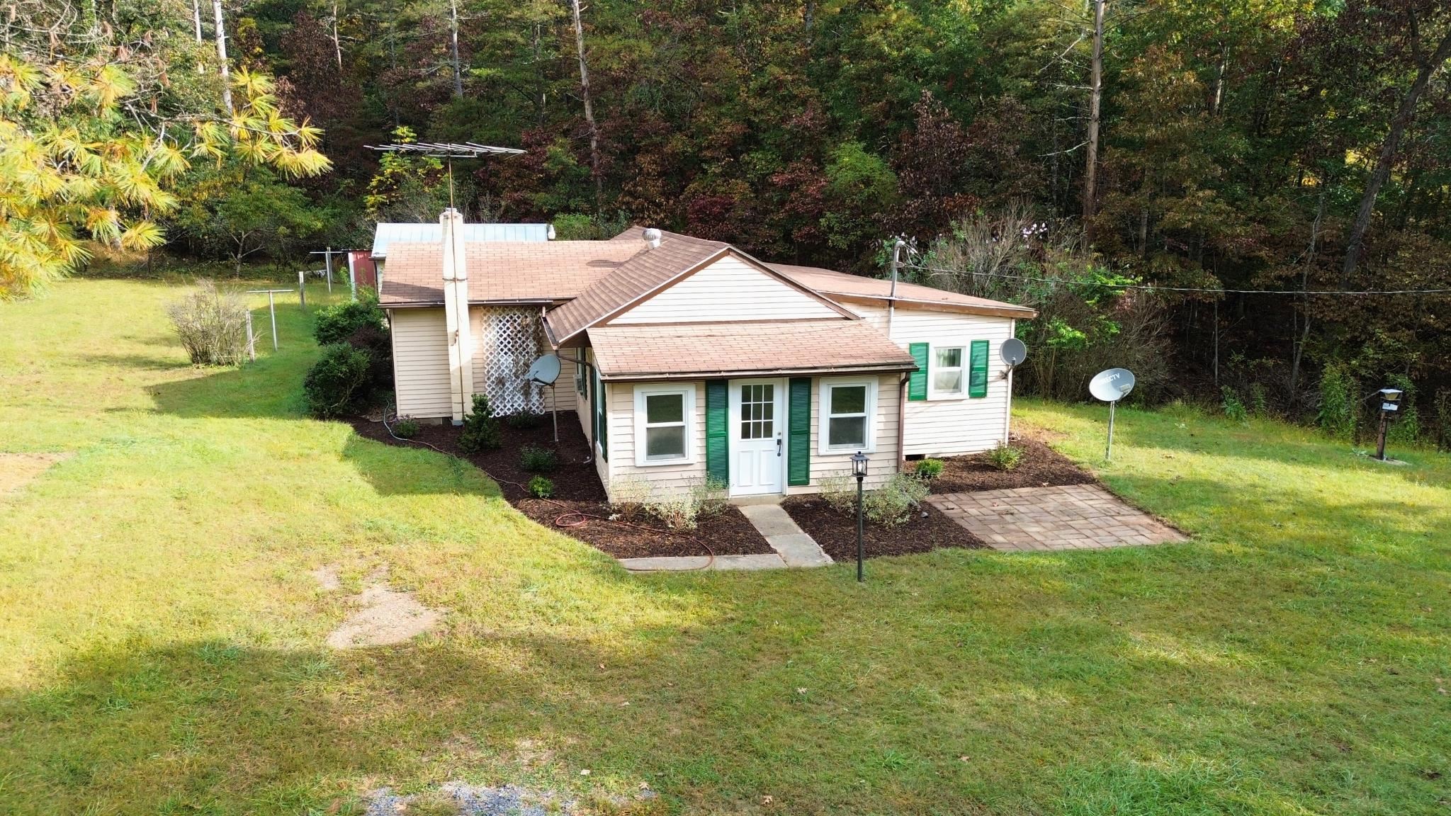 19692 OVERLY HOLLOW RD, BERGTON, Virginia 22811, 2 Bedrooms Bedrooms, ,1 BathroomBathrooms,Residential,19692 OVERLY HOLLOW RD,669403 MLS # 669403 19692 OVERLY HOLLOW RD, BERGTON, Virginia 22811, 2 Bedrooms Bedrooms, ,1 BathroomBathrooms,Residential,19692 OVERLY HOLLOW RD,669403 MLS # 669403