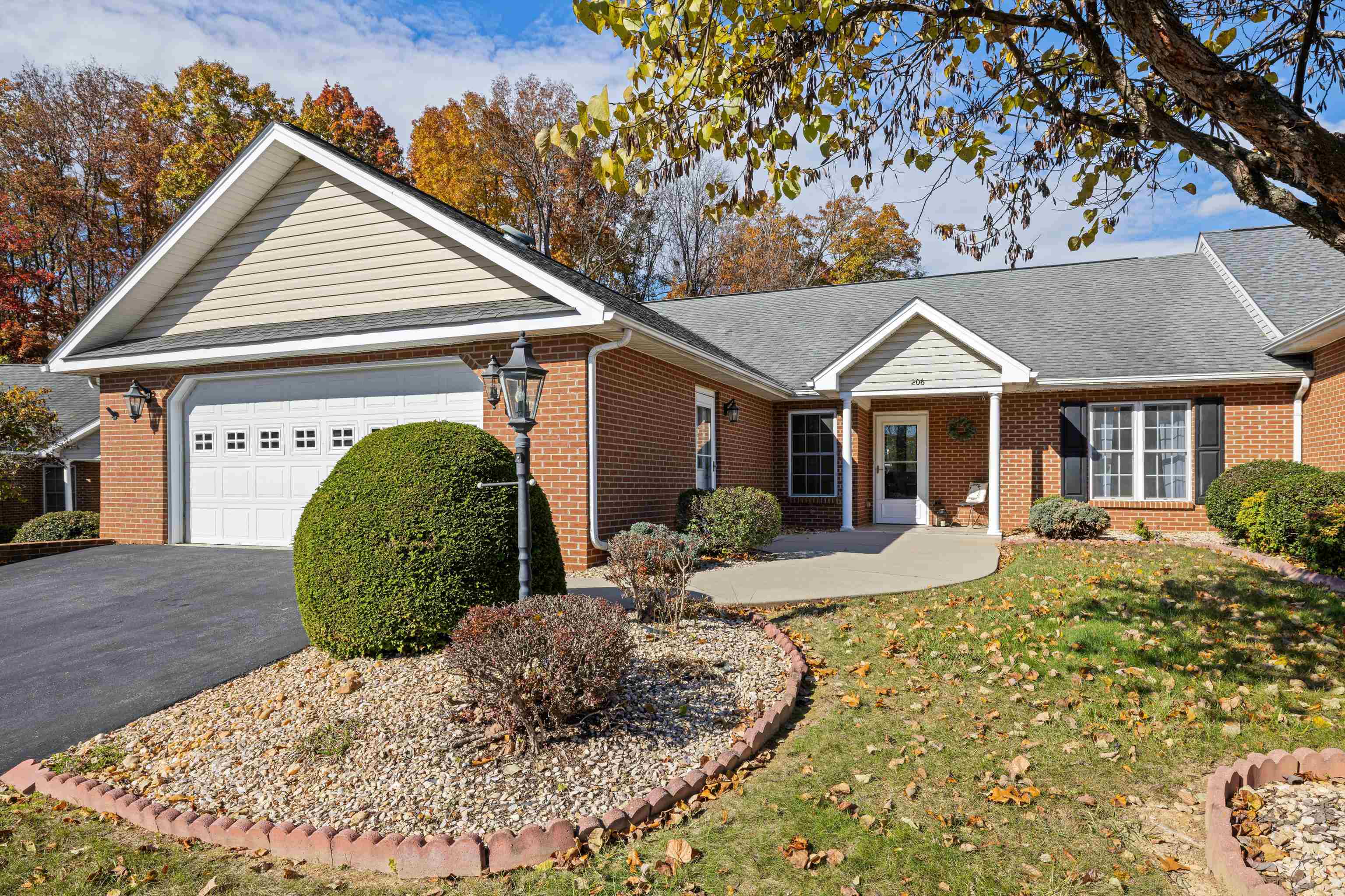 206 RED OAK DR, STAUNTON, Virginia 24401, 3 Bedrooms Bedrooms, ,2 BathroomsBathrooms,Residential,206 RED OAK DR,670739 MLS # 670739 206 RED OAK DR, STAUNTON, Virginia 24401, 3 Bedrooms Bedrooms, ,2 BathroomsBathrooms,Residential,206 RED OAK DR,670739 MLS # 670739