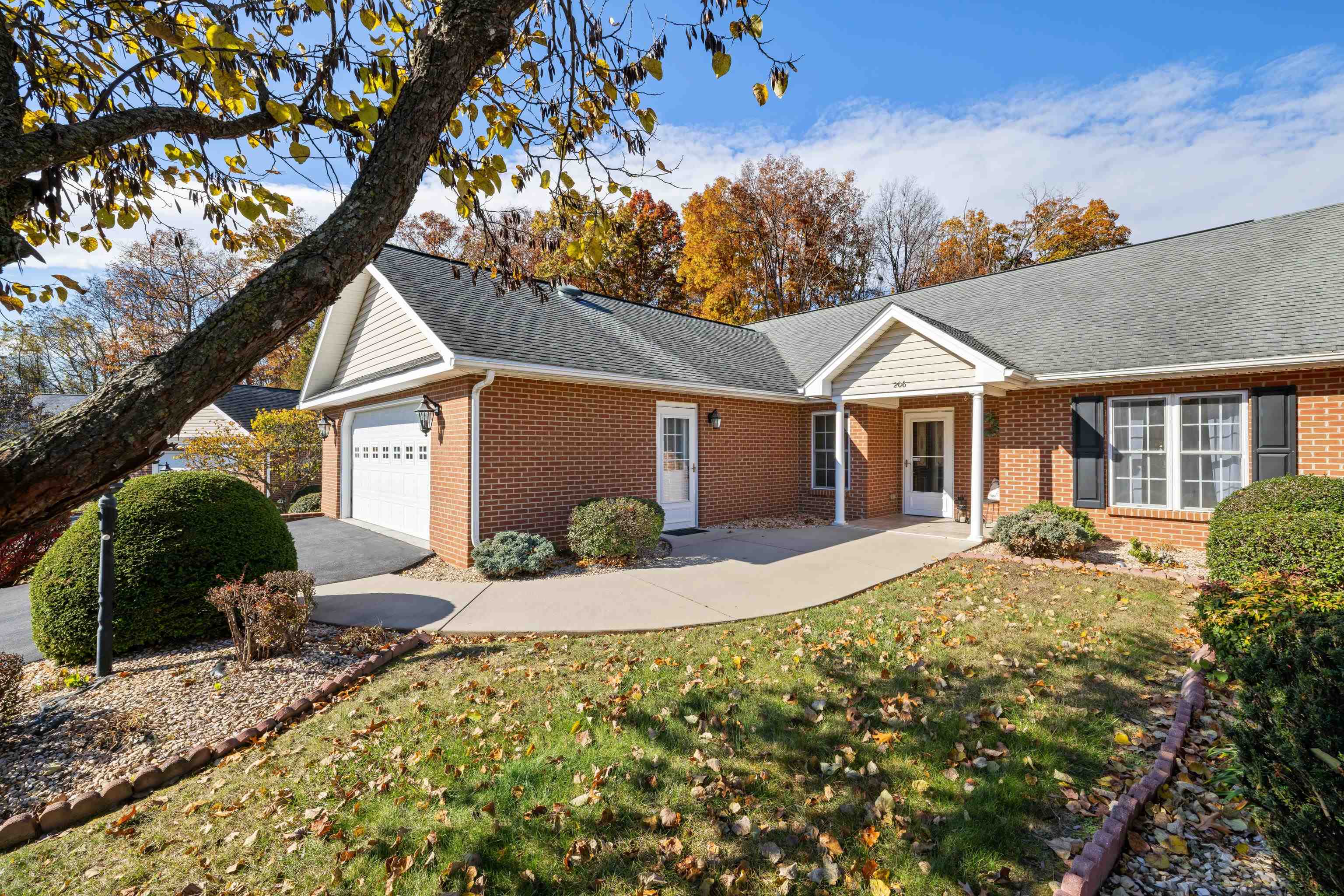 206 RED OAK DR, STAUNTON, Virginia 24401, 3 Bedrooms Bedrooms, ,2 BathroomsBathrooms,Residential,206 RED OAK DR,670739 MLS # 670739 206 RED OAK DR, STAUNTON, Virginia 24401, 3 Bedrooms Bedrooms, ,2 BathroomsBathrooms,Residential,206 RED OAK DR,670739 MLS # 670739