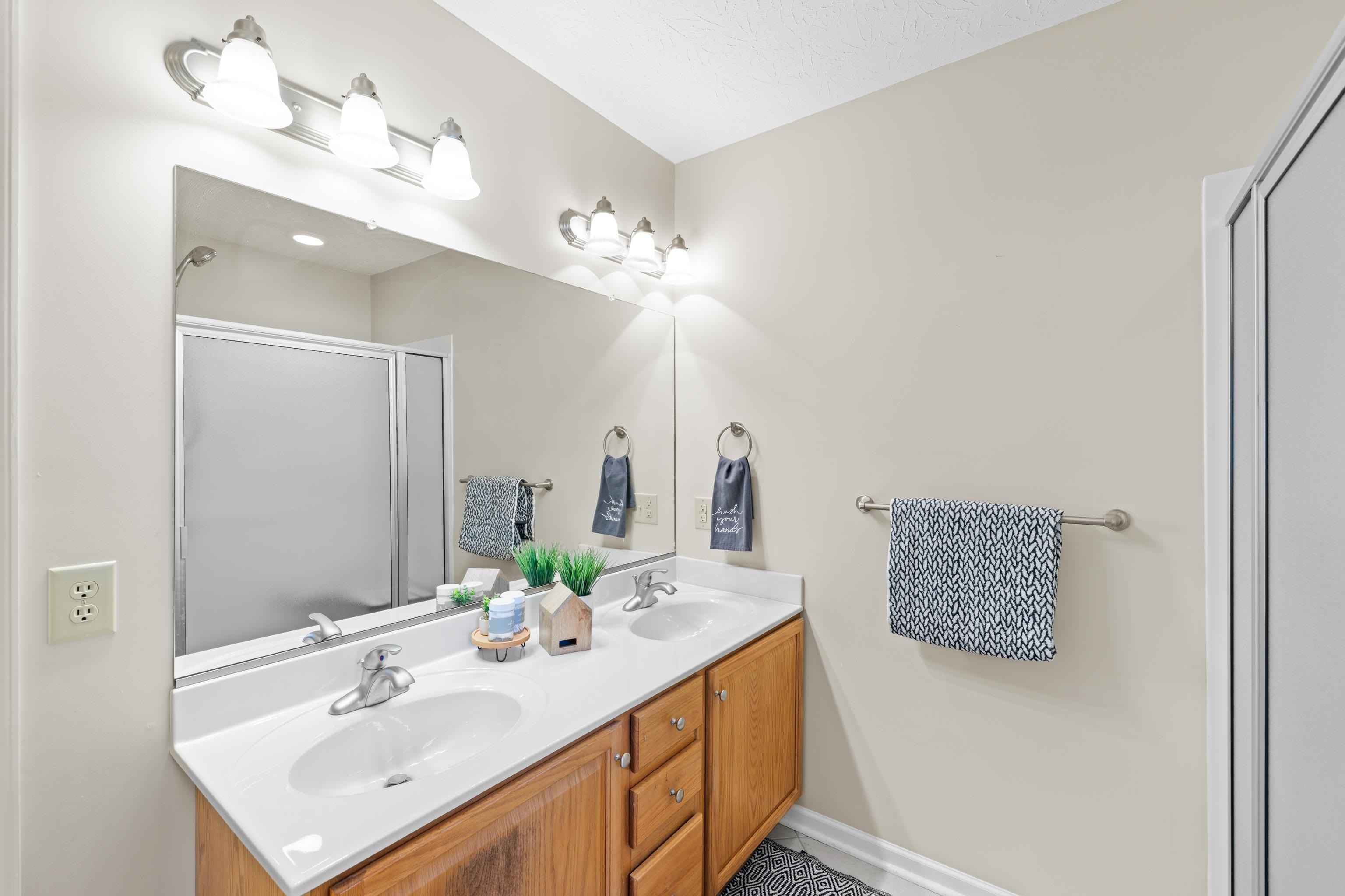 206 RED OAK DR, STAUNTON, Virginia 24401, 3 Bedrooms Bedrooms, ,2 BathroomsBathrooms,Residential,206 RED OAK DR,670739 MLS # 670739 206 RED OAK DR, STAUNTON, Virginia 24401, 3 Bedrooms Bedrooms, ,2 BathroomsBathrooms,Residential,206 RED OAK DR,670739 MLS # 670739