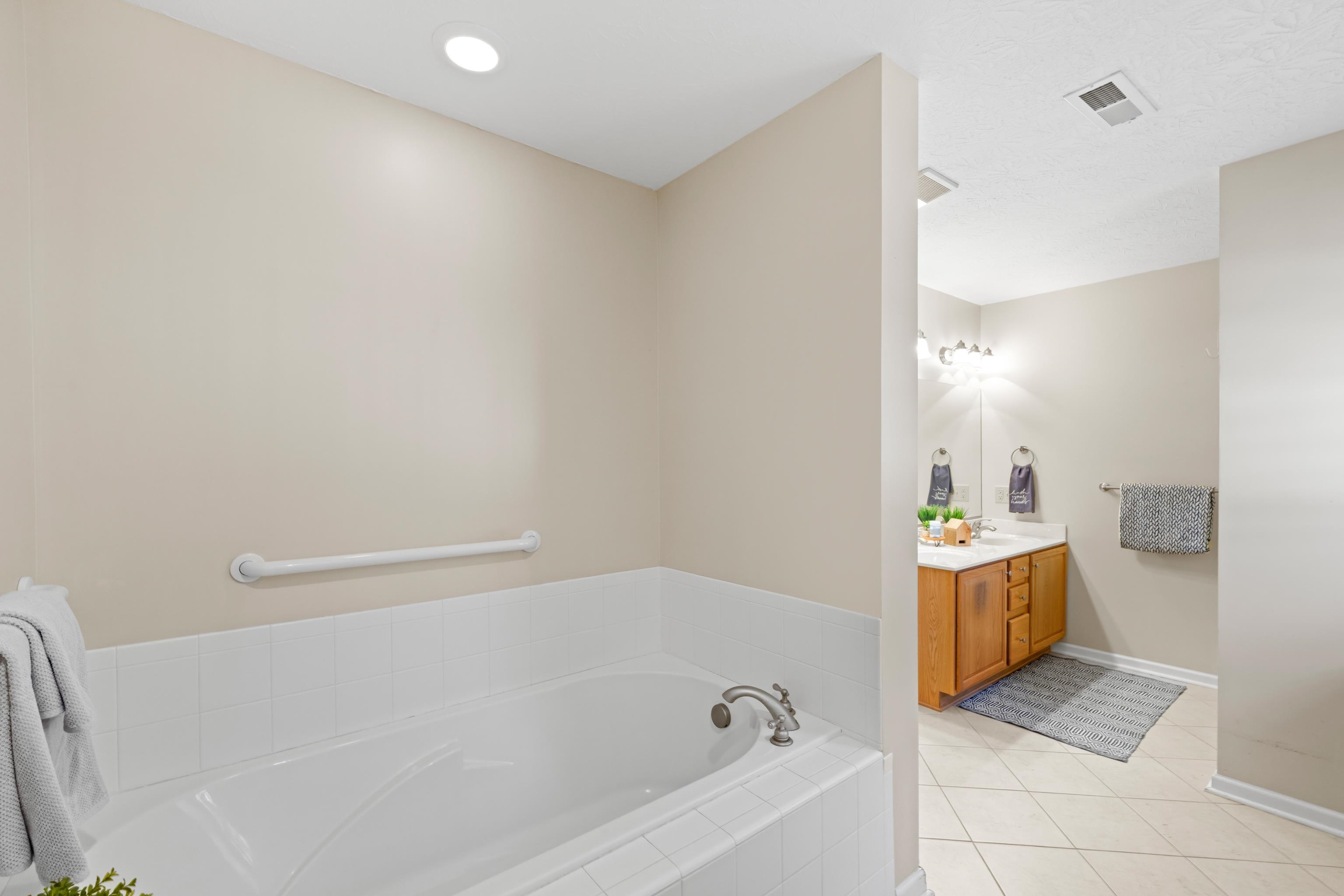 206 RED OAK DR, STAUNTON, Virginia 24401, 3 Bedrooms Bedrooms, ,2 BathroomsBathrooms,Residential,206 RED OAK DR,670739 MLS # 670739 206 RED OAK DR, STAUNTON, Virginia 24401, 3 Bedrooms Bedrooms, ,2 BathroomsBathrooms,Residential,206 RED OAK DR,670739 MLS # 670739