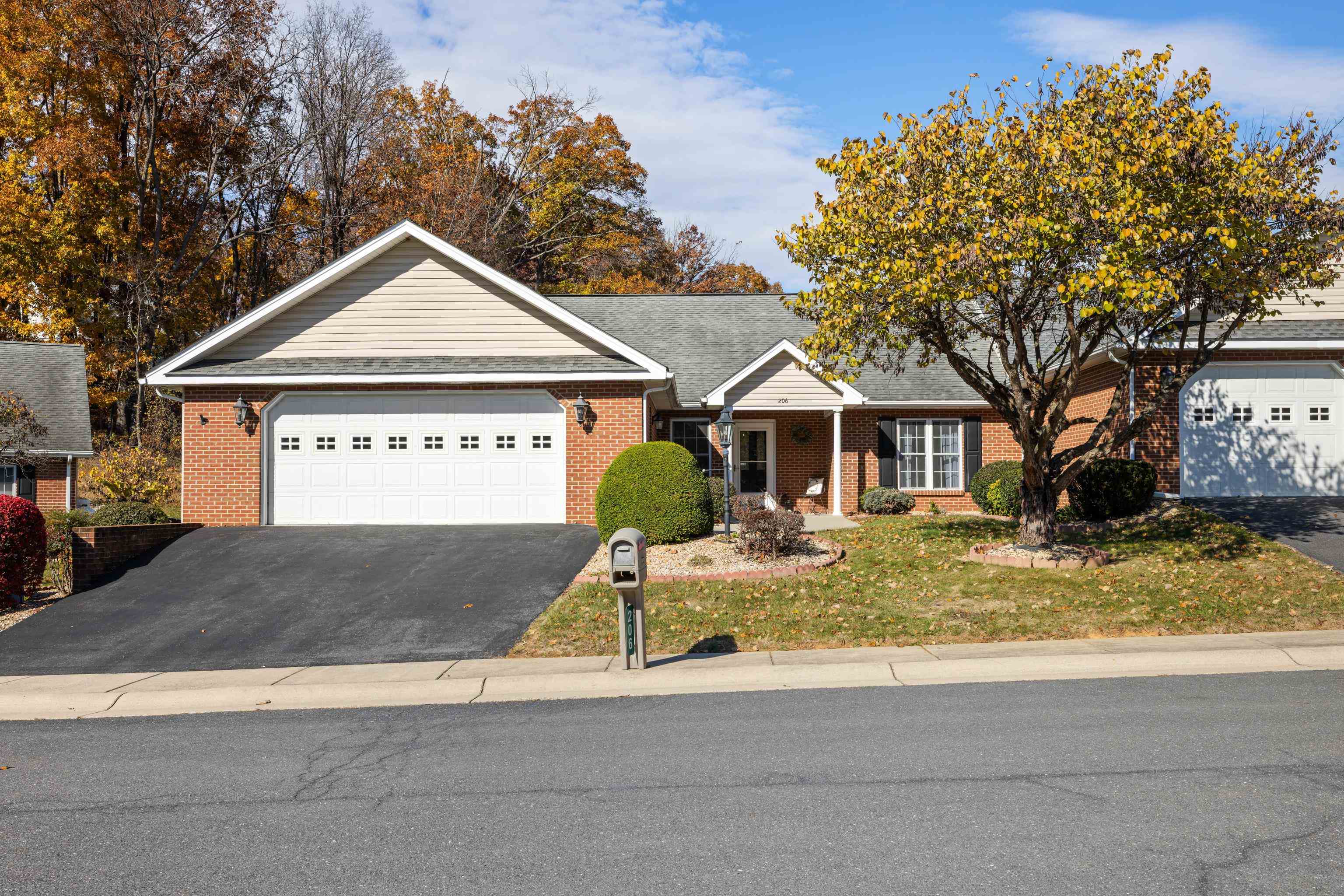 206 RED OAK DR, STAUNTON, Virginia 24401, 3 Bedrooms Bedrooms, ,2 BathroomsBathrooms,Residential,206 RED OAK DR,670739 MLS # 670739 206 RED OAK DR, STAUNTON, Virginia 24401, 3 Bedrooms Bedrooms, ,2 BathroomsBathrooms,Residential,206 RED OAK DR,670739 MLS # 670739